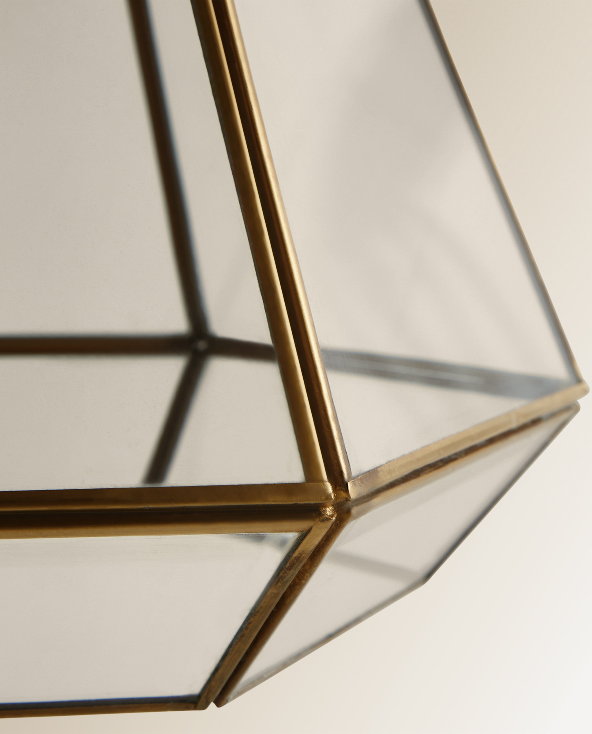 Candeeiro de tecto hexagonal Bera Ouro-4