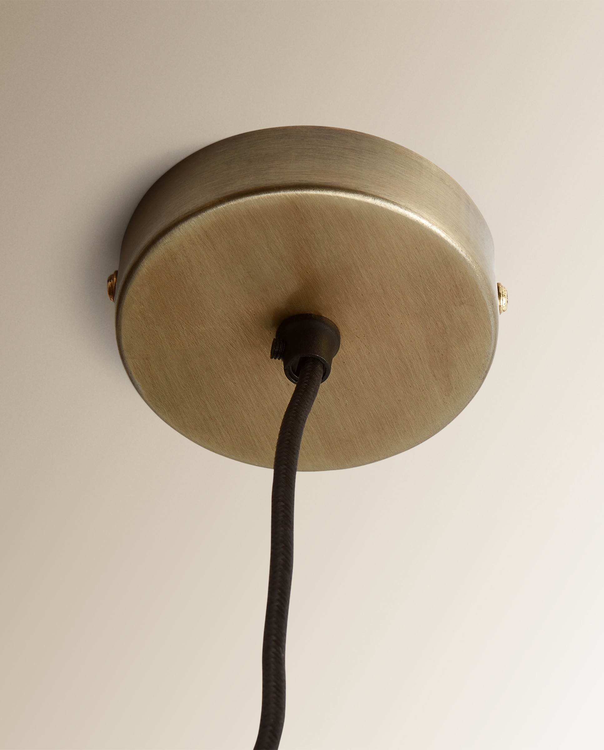 Candeeiro de tecto hexagonal Bera Ouro-5