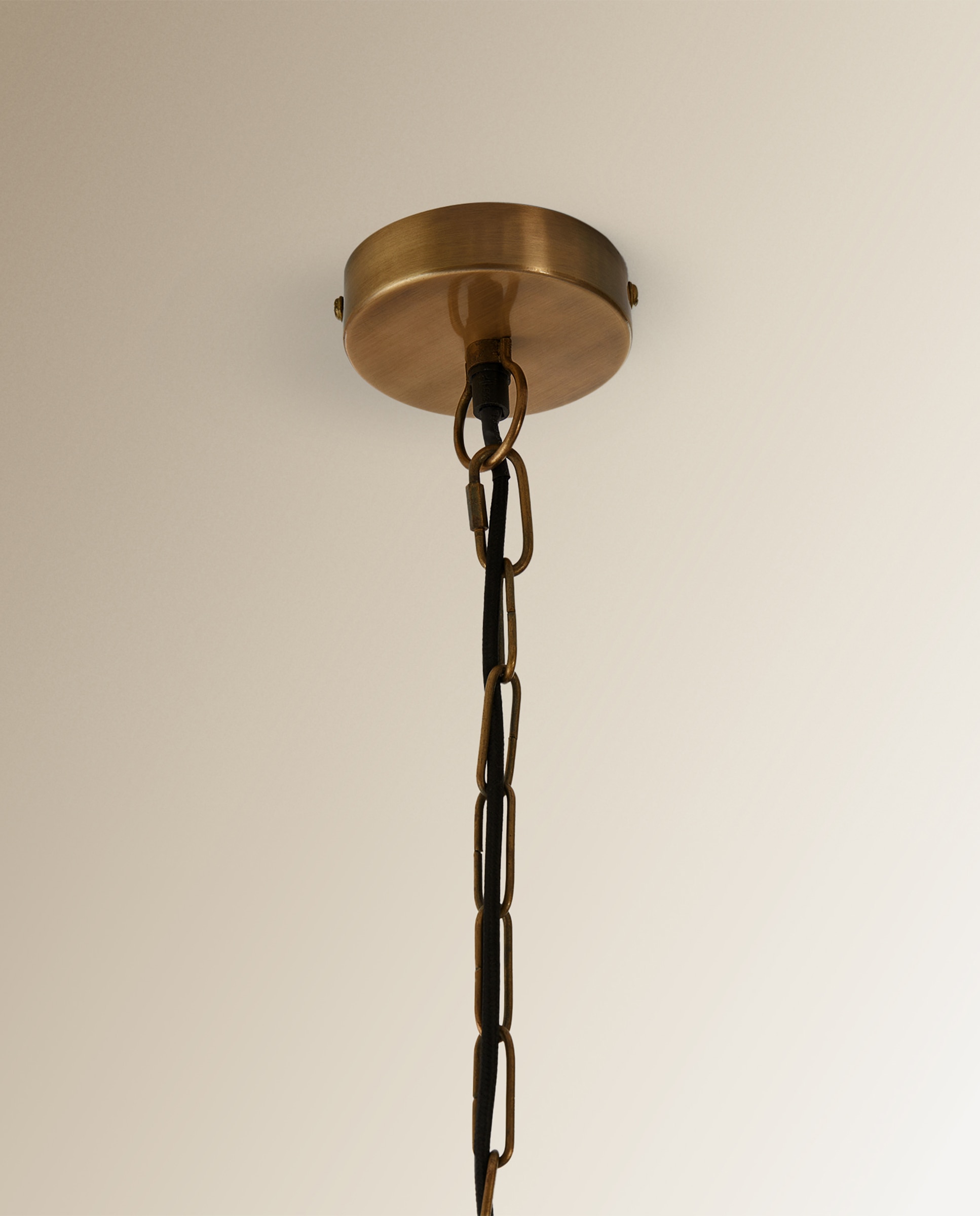 Candeeiro de Teto Bera Ouro-5