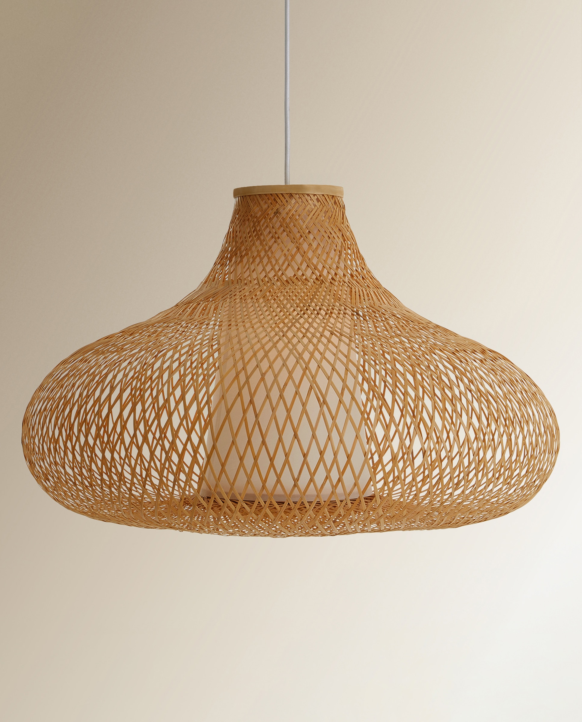 Imagem 0 de Candeeiro de Teto New Yaca