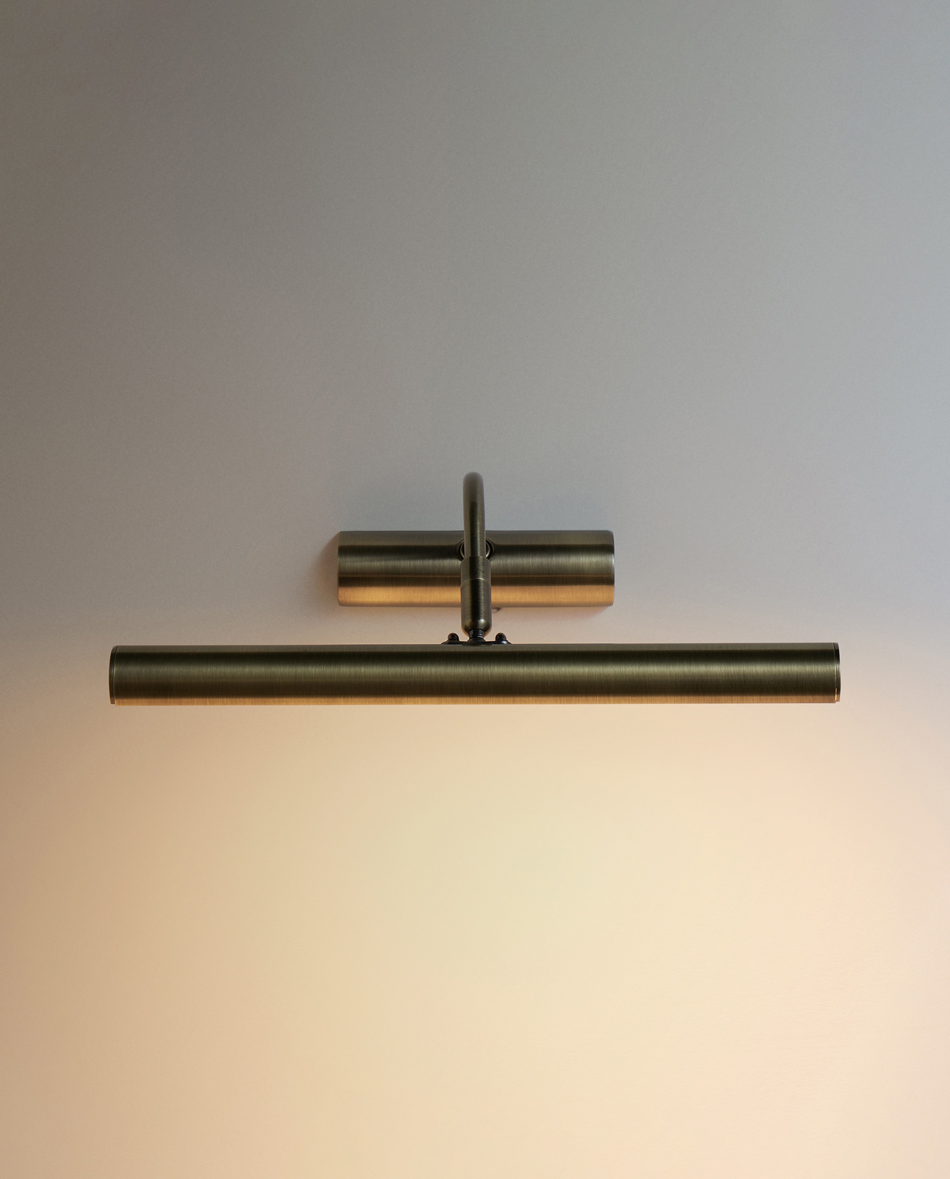 Aplique de Iluminação de Quadros com LED Integrado Marco Ouro-2