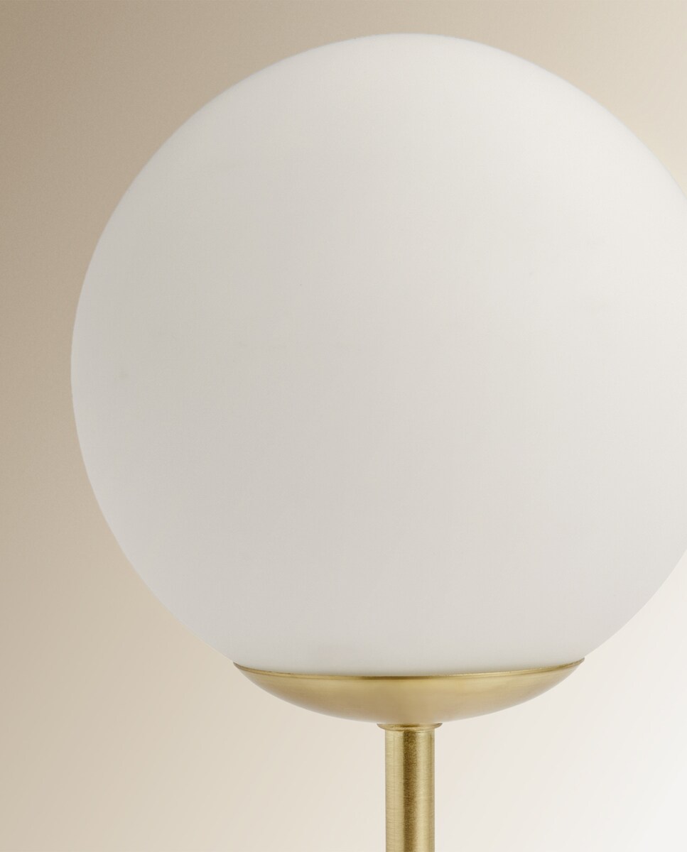 Candeeiro de mesa Gibson Latão mate-4