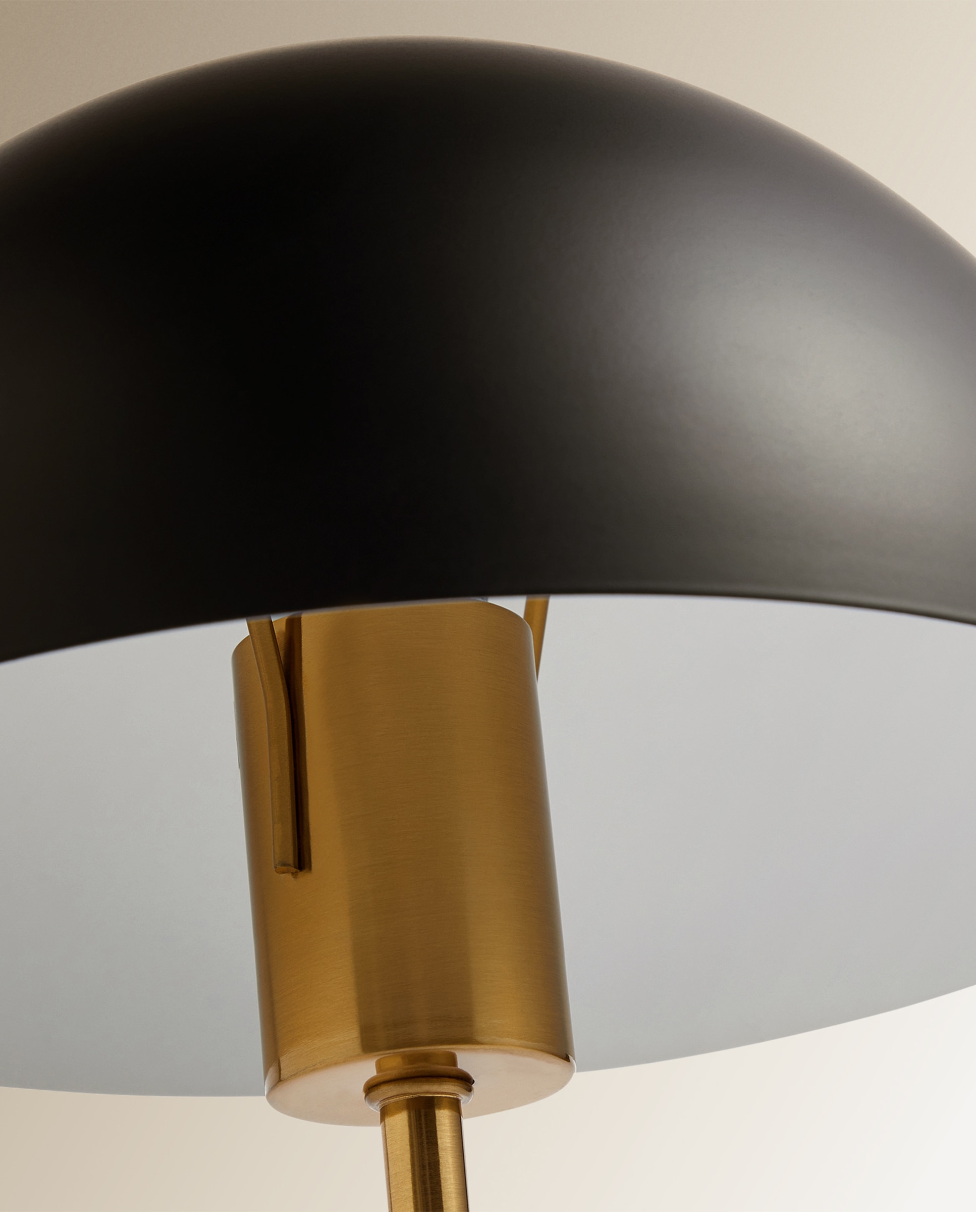 Candeeiro de Mesa Monterrey Preto-4