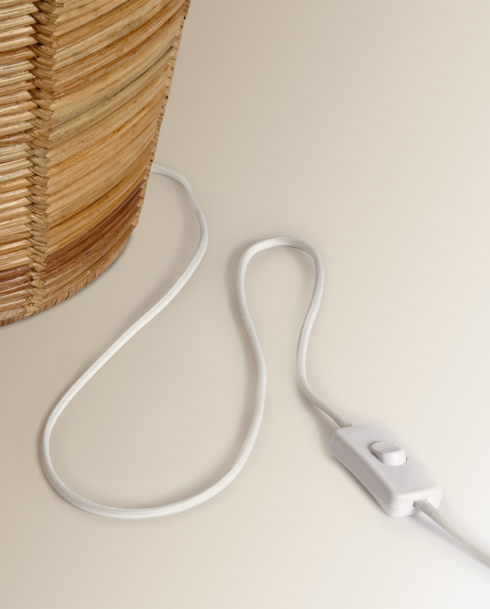 Candeeiro de Mesa Coco Natural-4