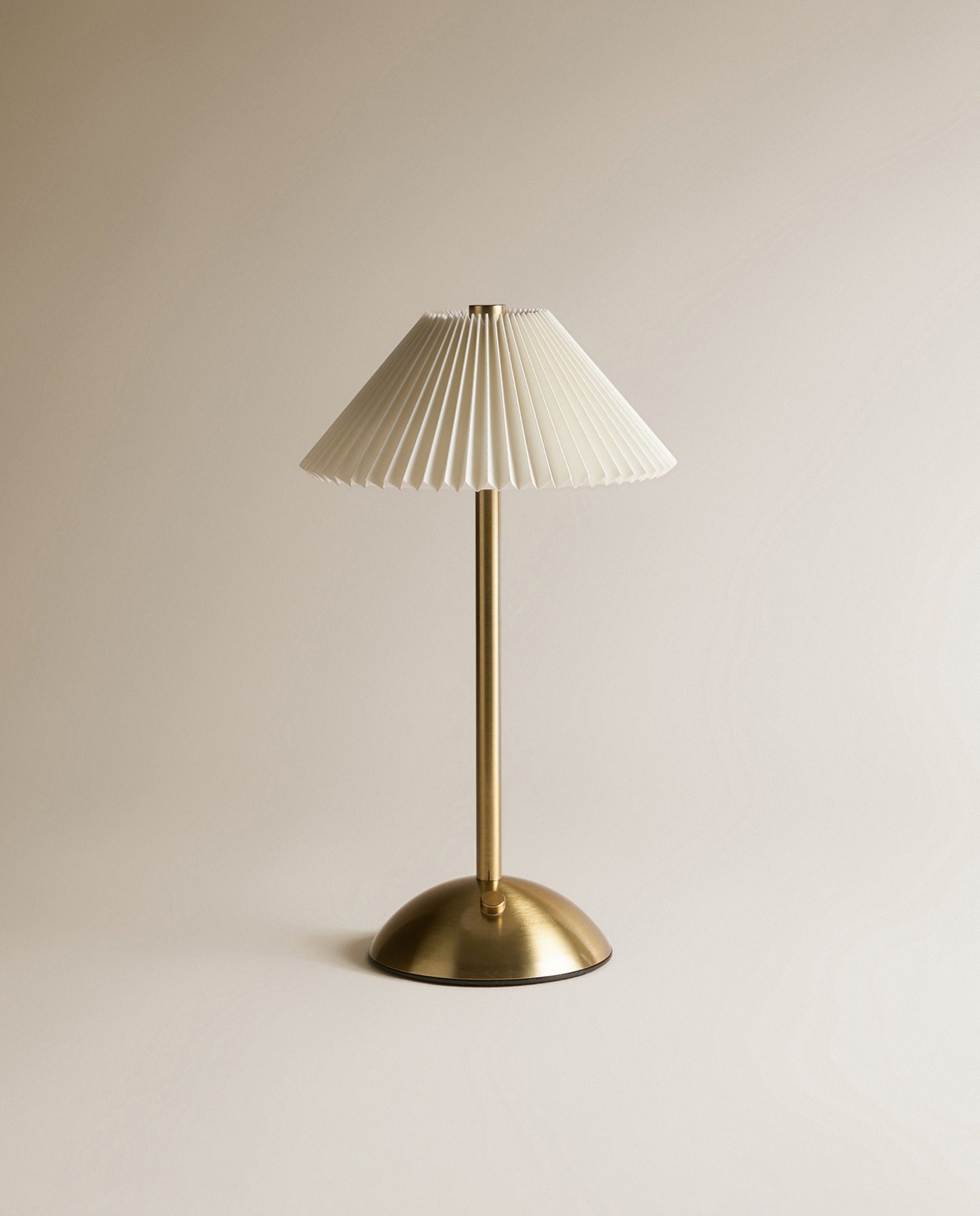 Candeeiro de Mesa com LED Integrado Mary Ouro-2