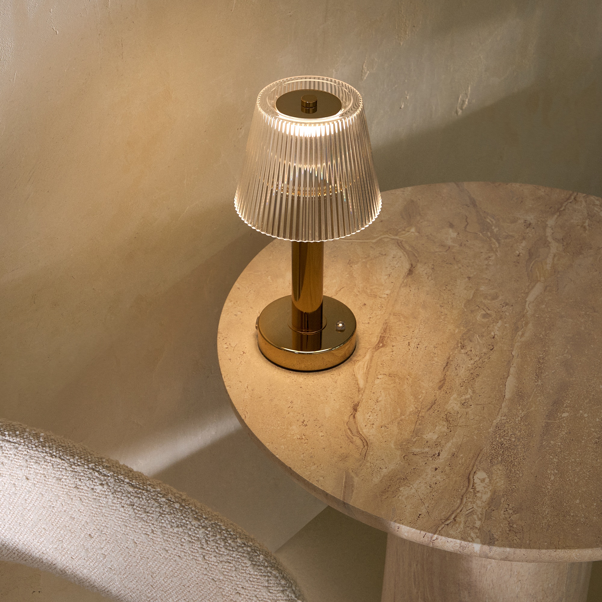 Candeeiro de Mesa com LED Integrado Ruth Ouro-1