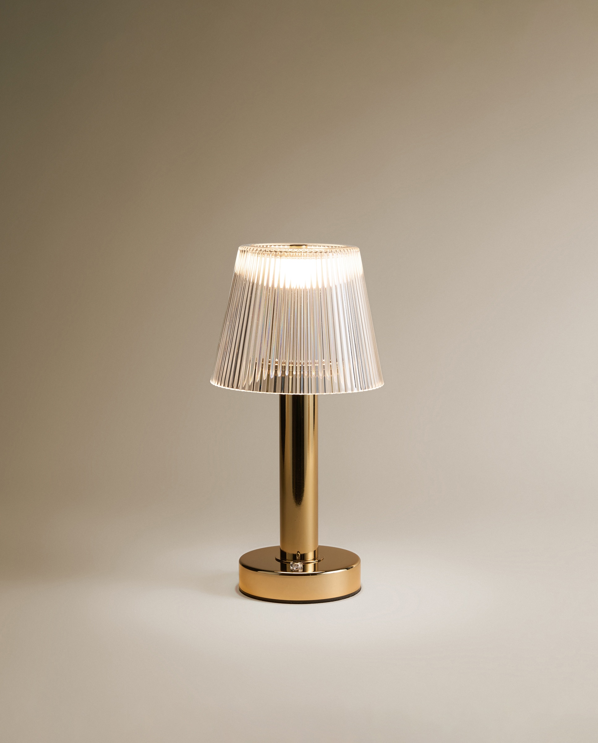 Candeeiro de Mesa com LED Integrado Ruth Ouro-2