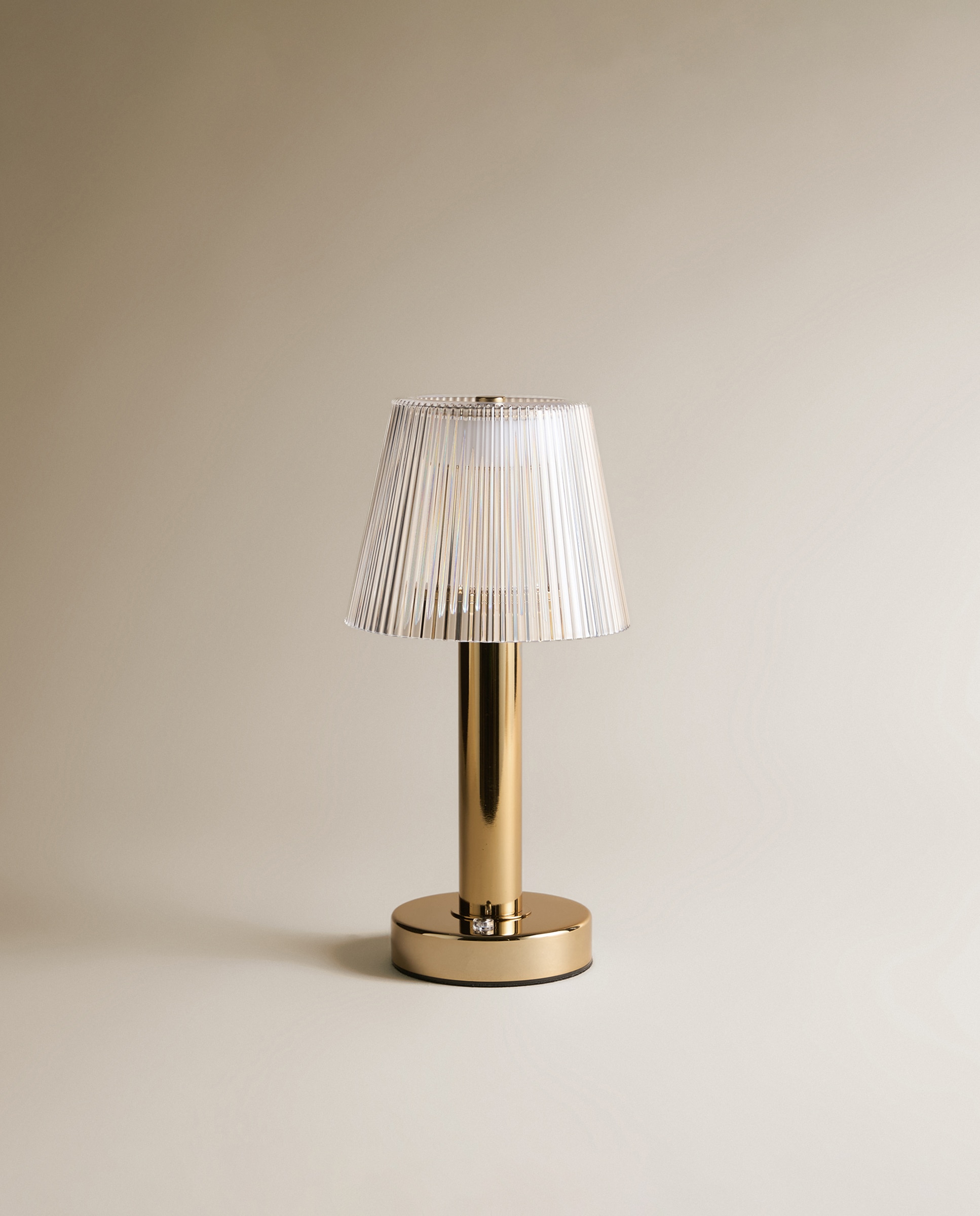 Candeeiro de Mesa com LED Integrado Ruth Ouro-3