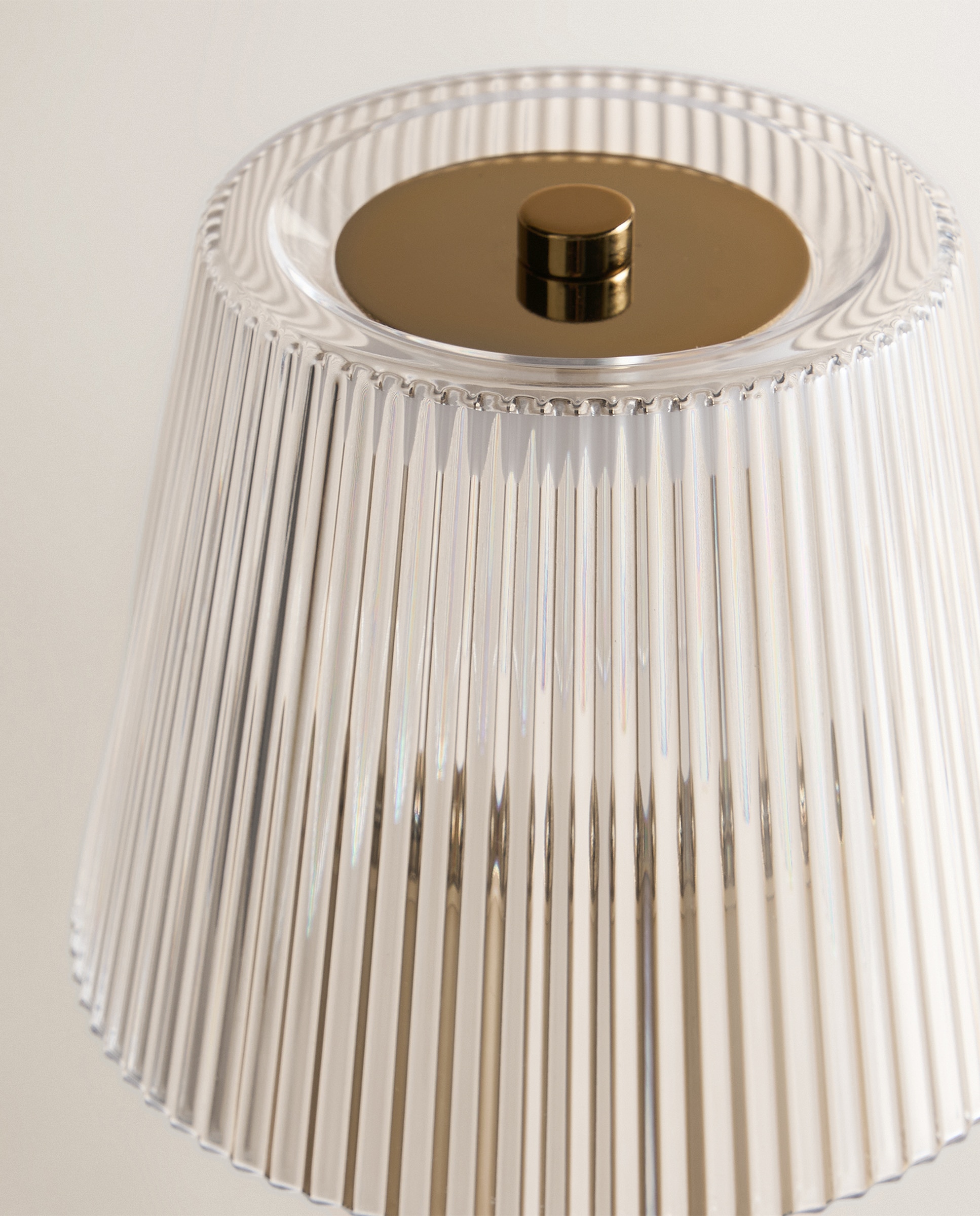 Candeeiro de Mesa com LED Integrado Ruth Ouro-4