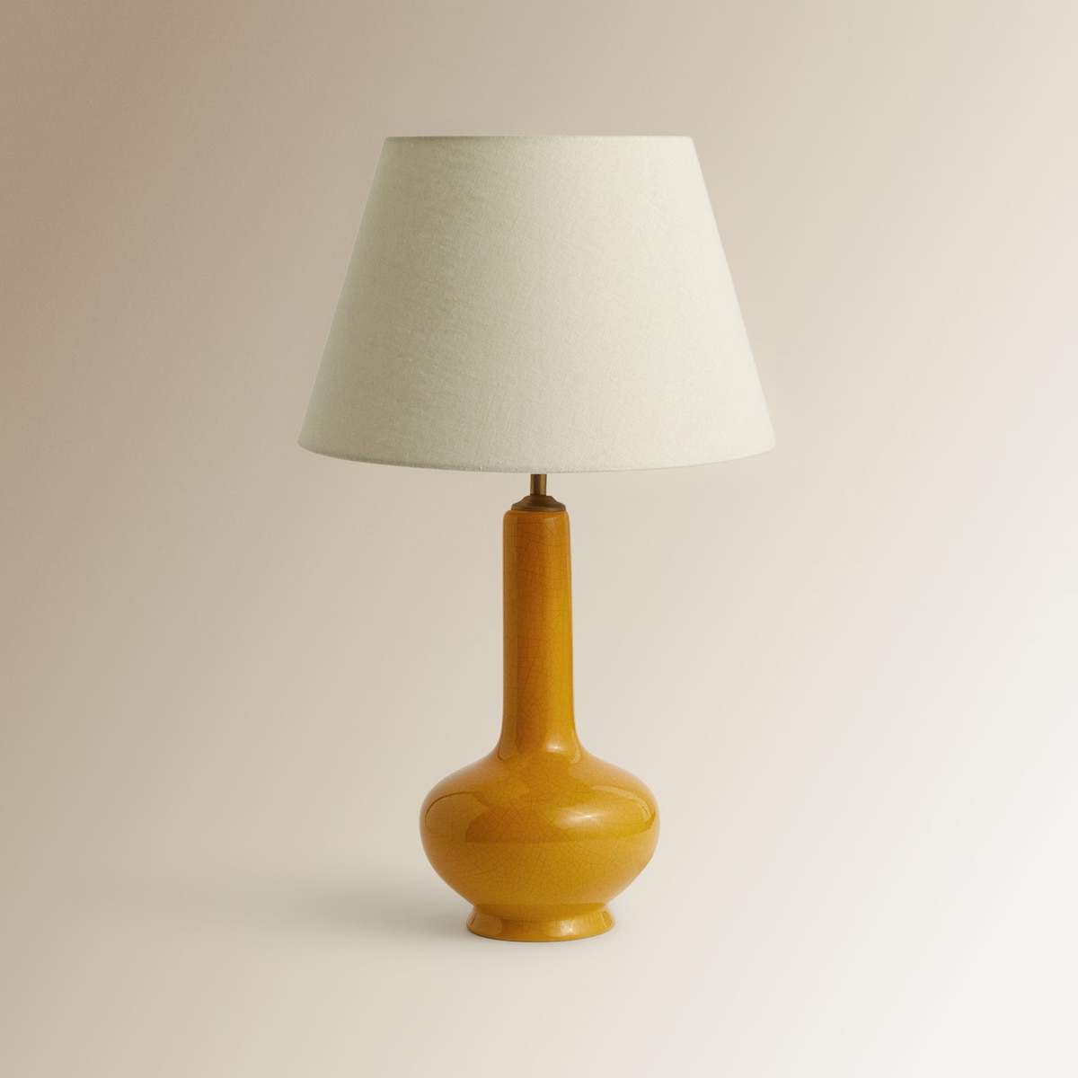 Imagem 0 de Candeeiro de Mesa Bell Mostarda com Abat-jour em Linho Nîmes Cru