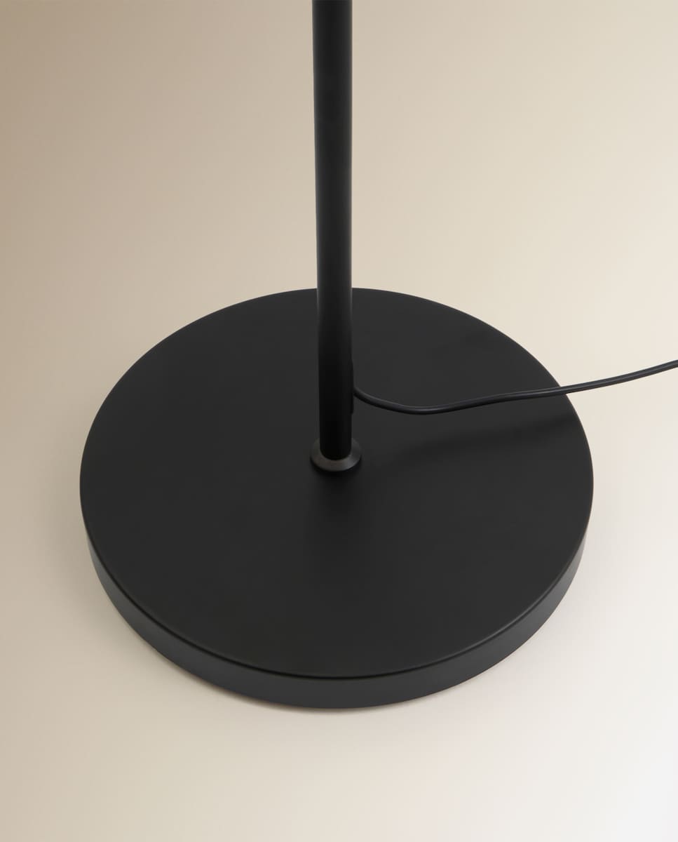 Candeeiro de Pé com LED Integrado Almanzor Preto-5