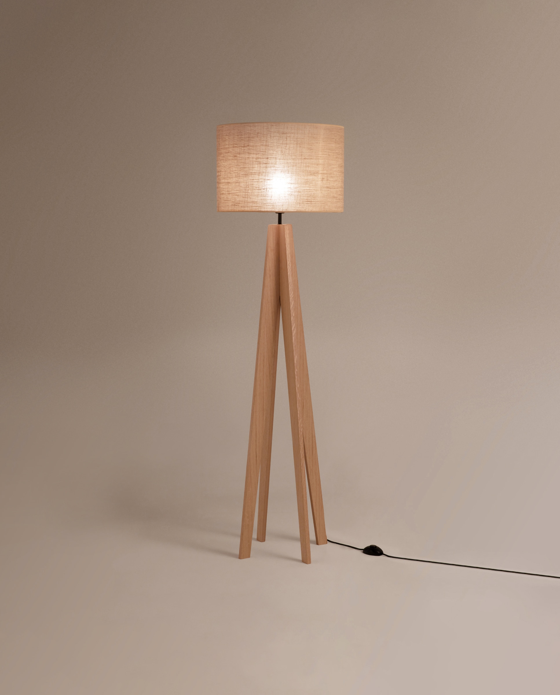 Candeeiro de pé de madeira Jacob Madeira clara-2