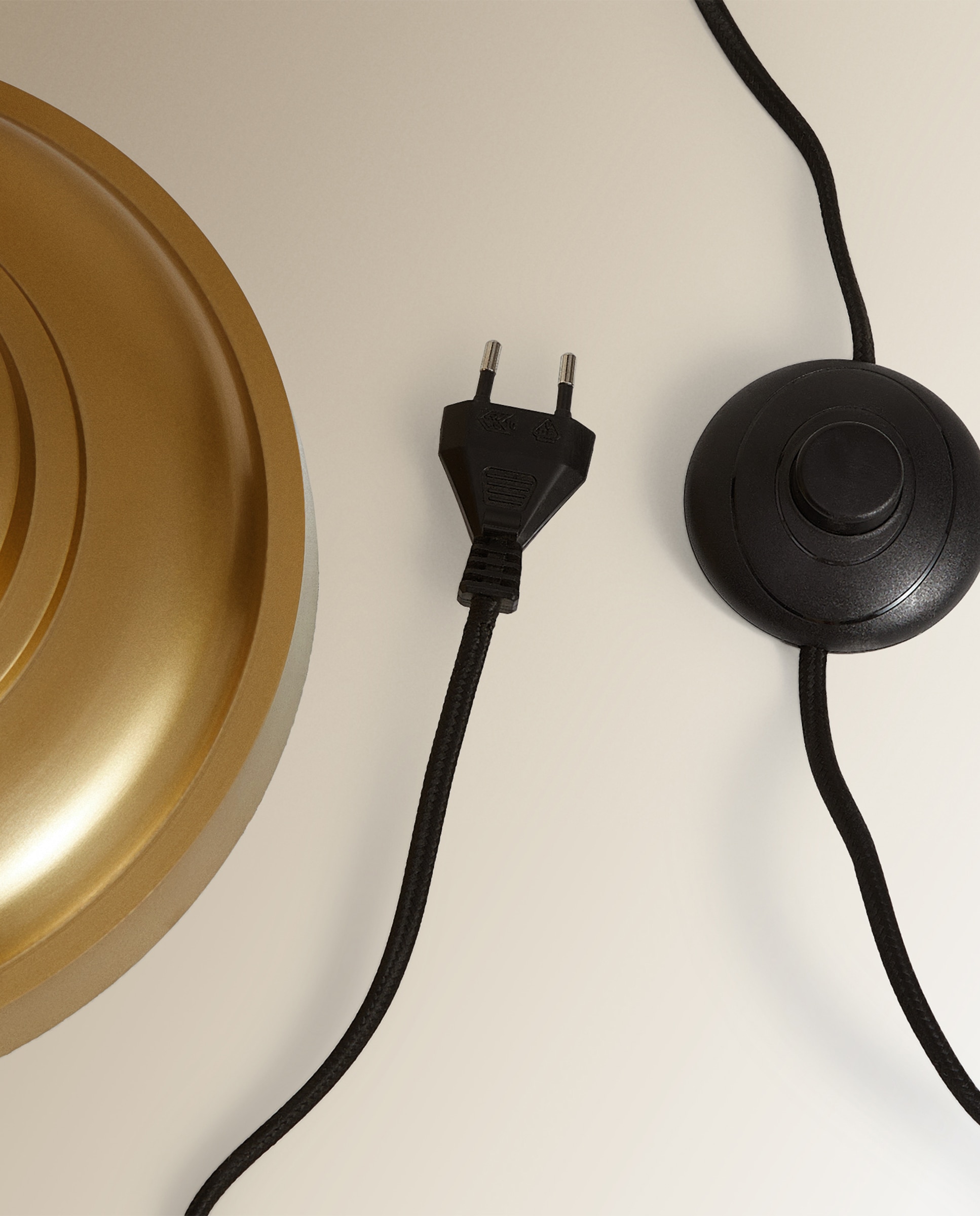 Candeeiro de Pé Neruda Ouro-3