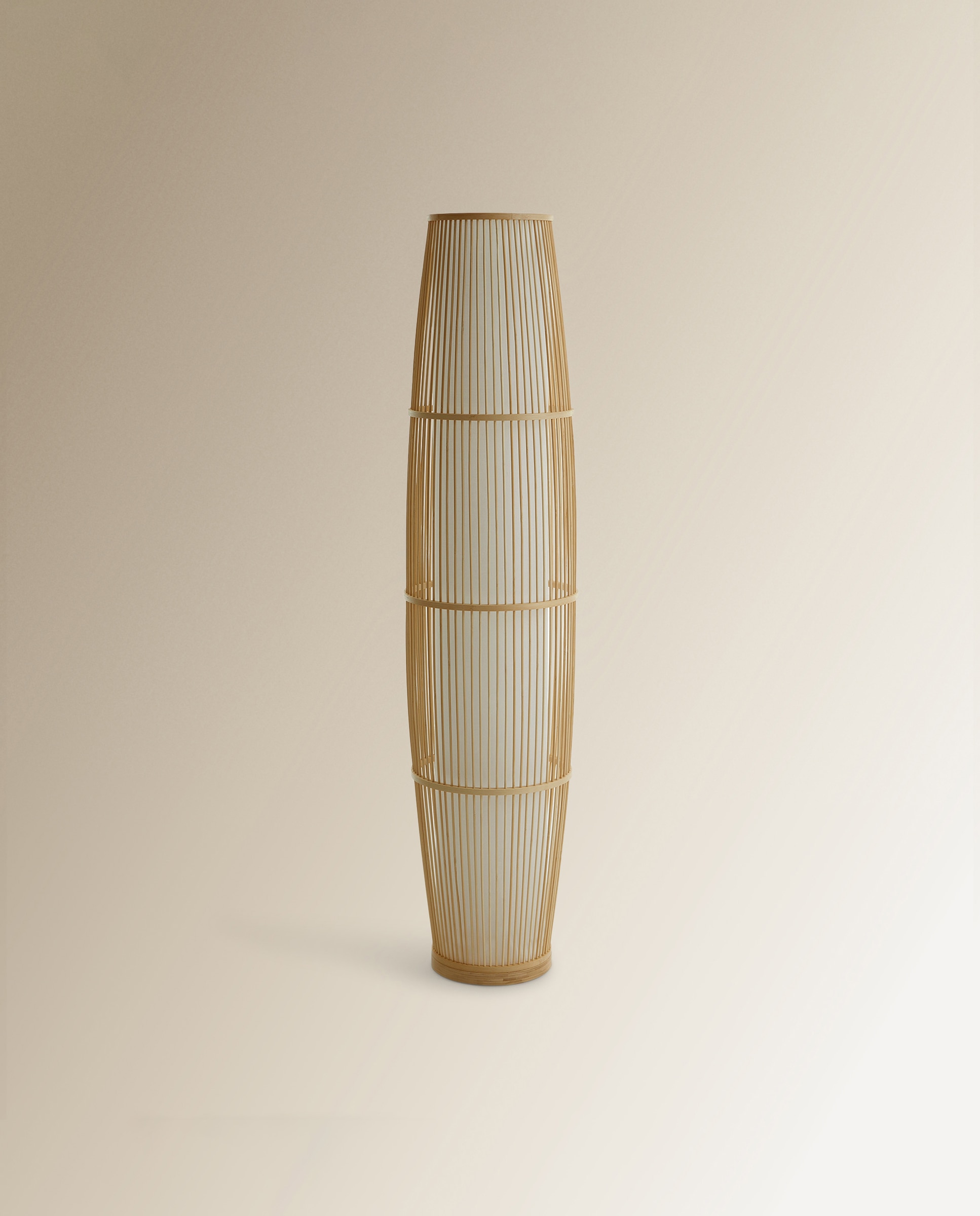 Imagem 0 de Candeeiro de Pé Kobe