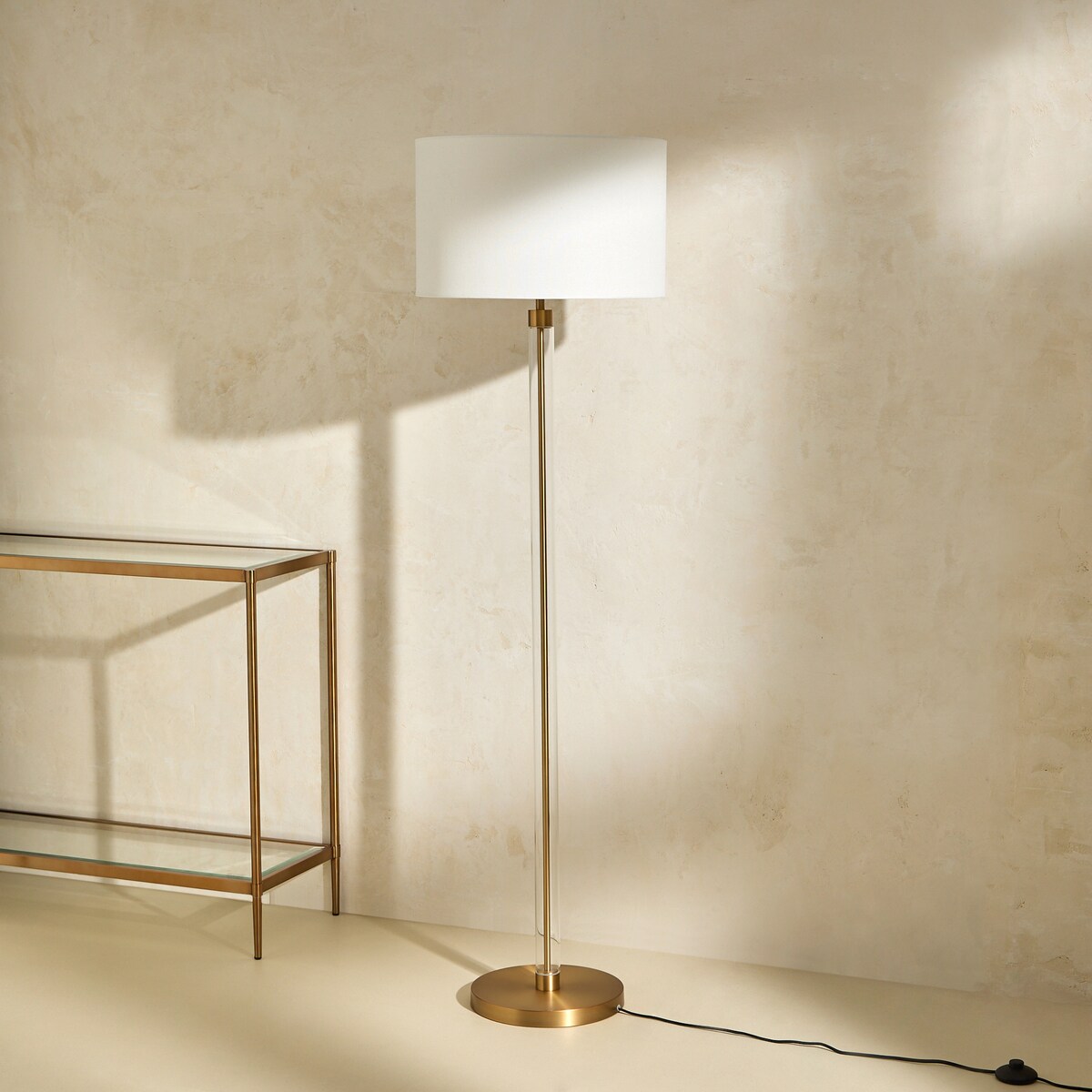 Lámpara de pie con tubo de cristal Nao El Corte Inglés Oro-1