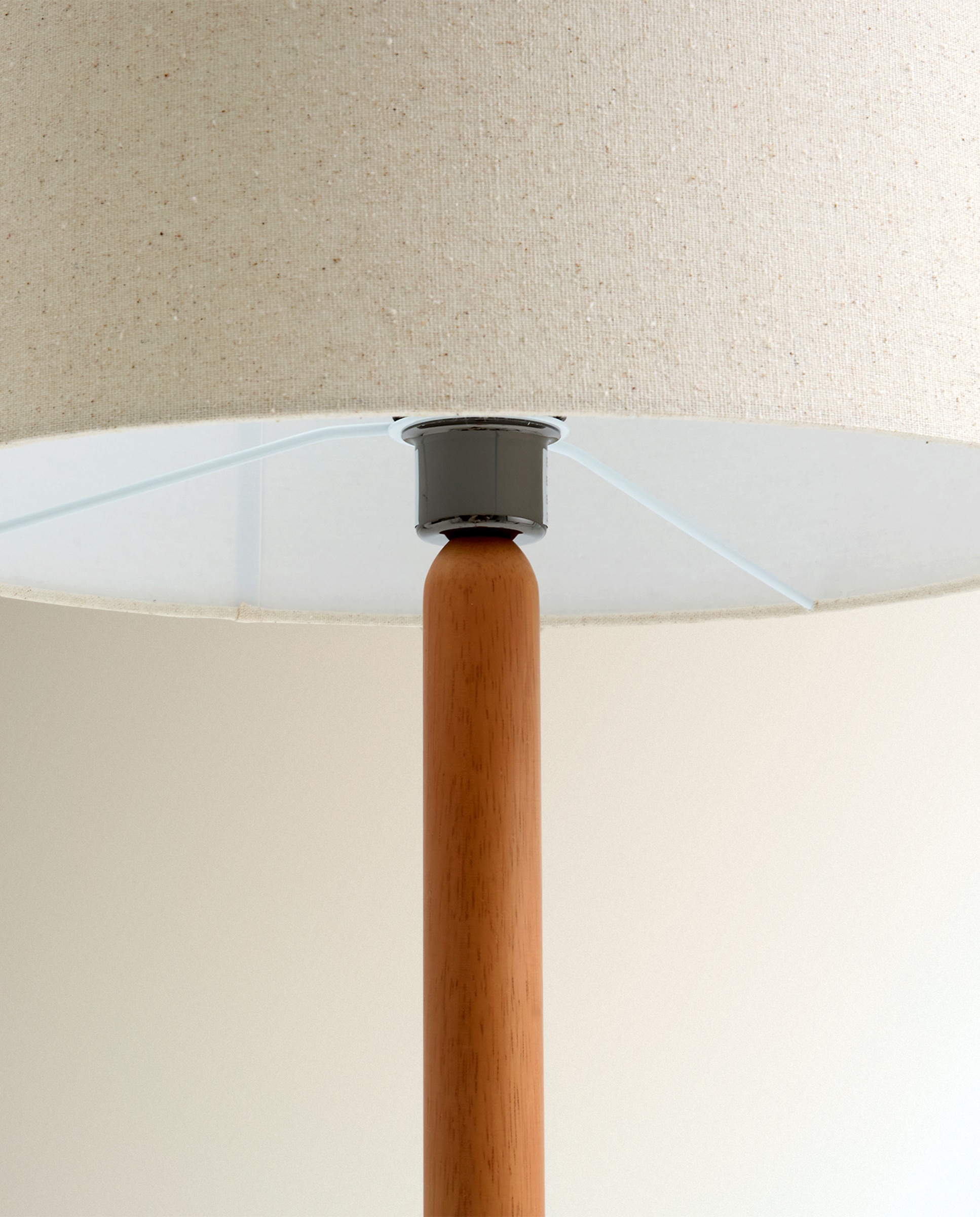 Candeeiro de Pé de Madeira Noruega Madeira-4