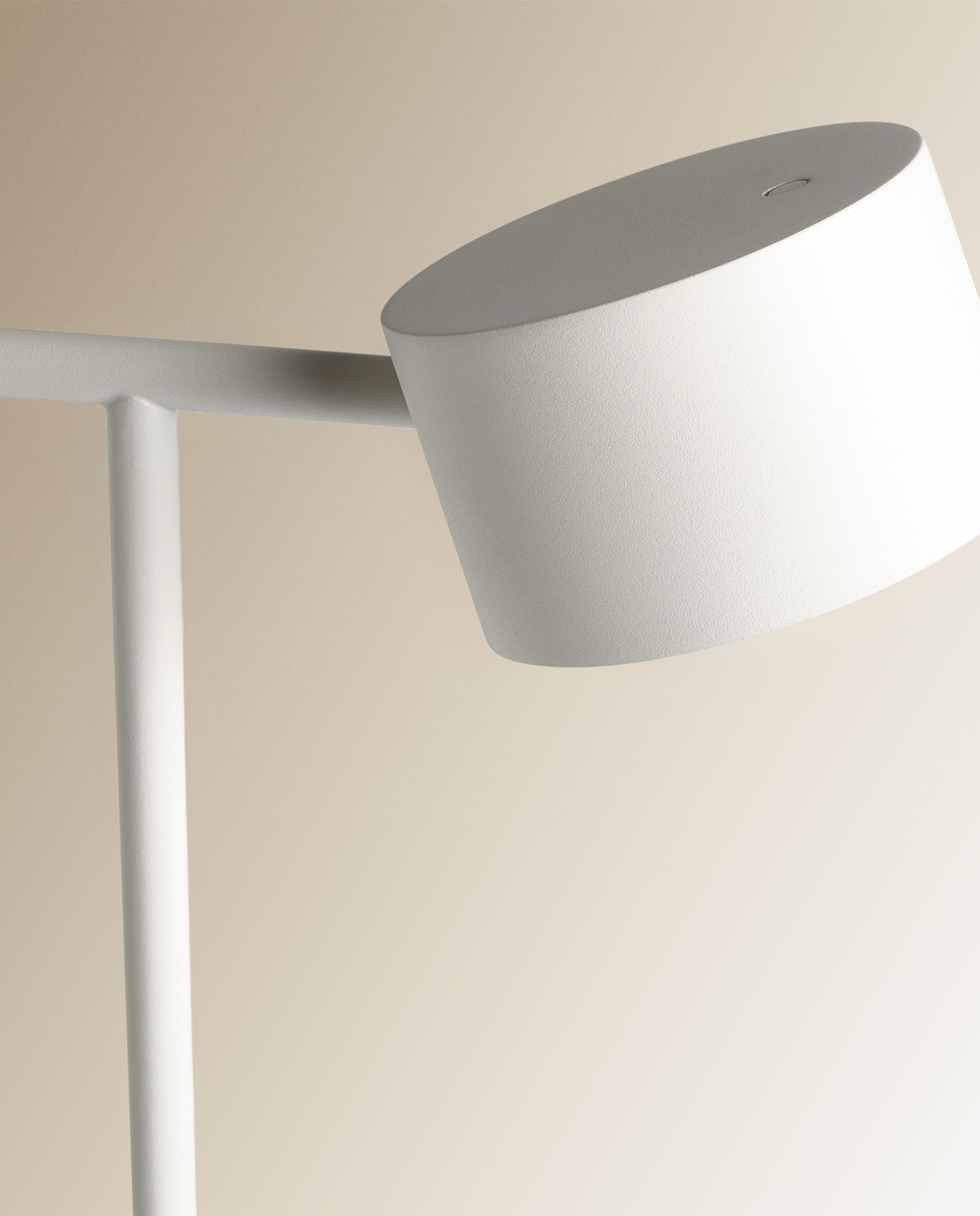 Candeeiro de Pé LED Meier Branco-4