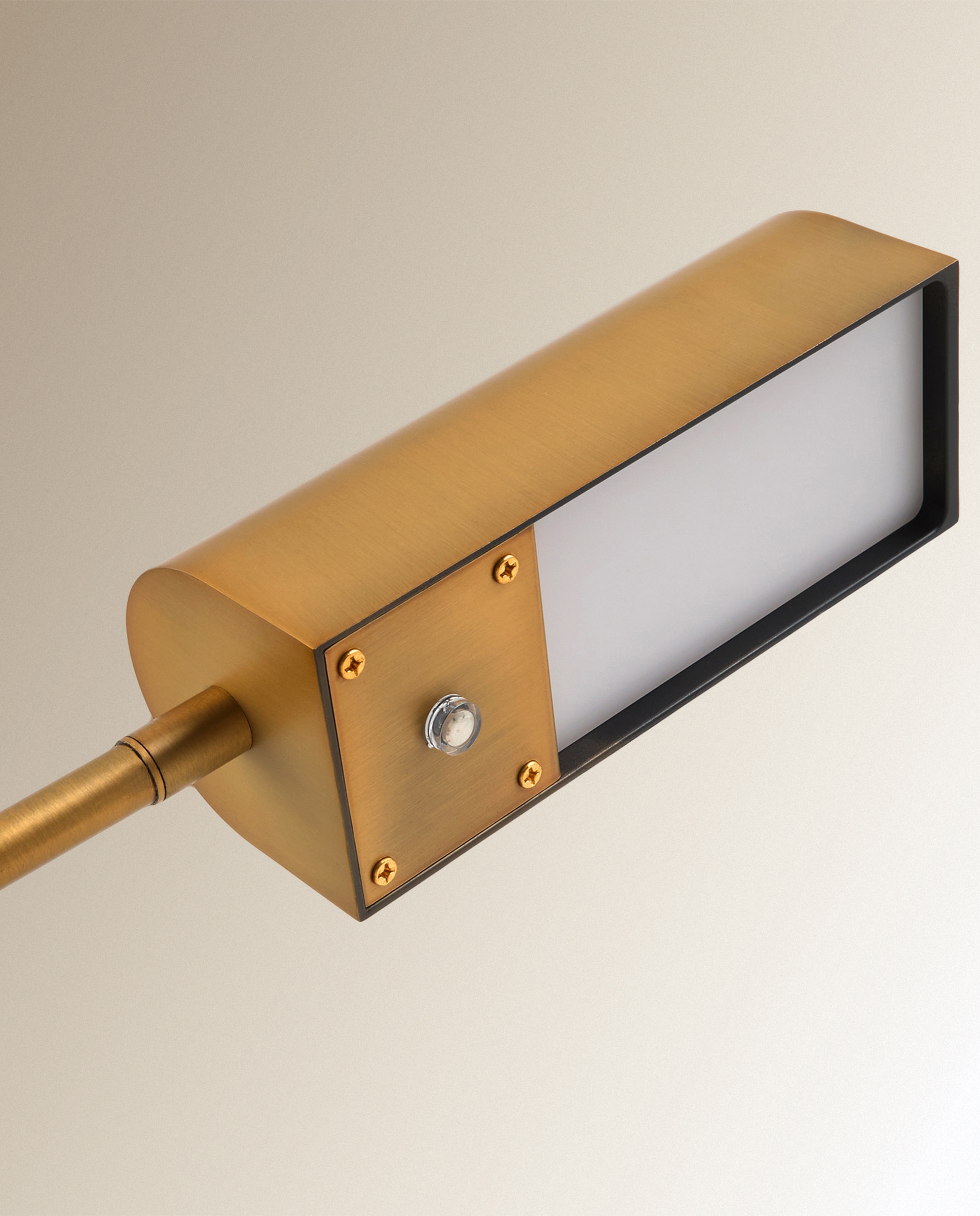 Candeeiro de Pé com LED Integrado Verne Ouro-4
