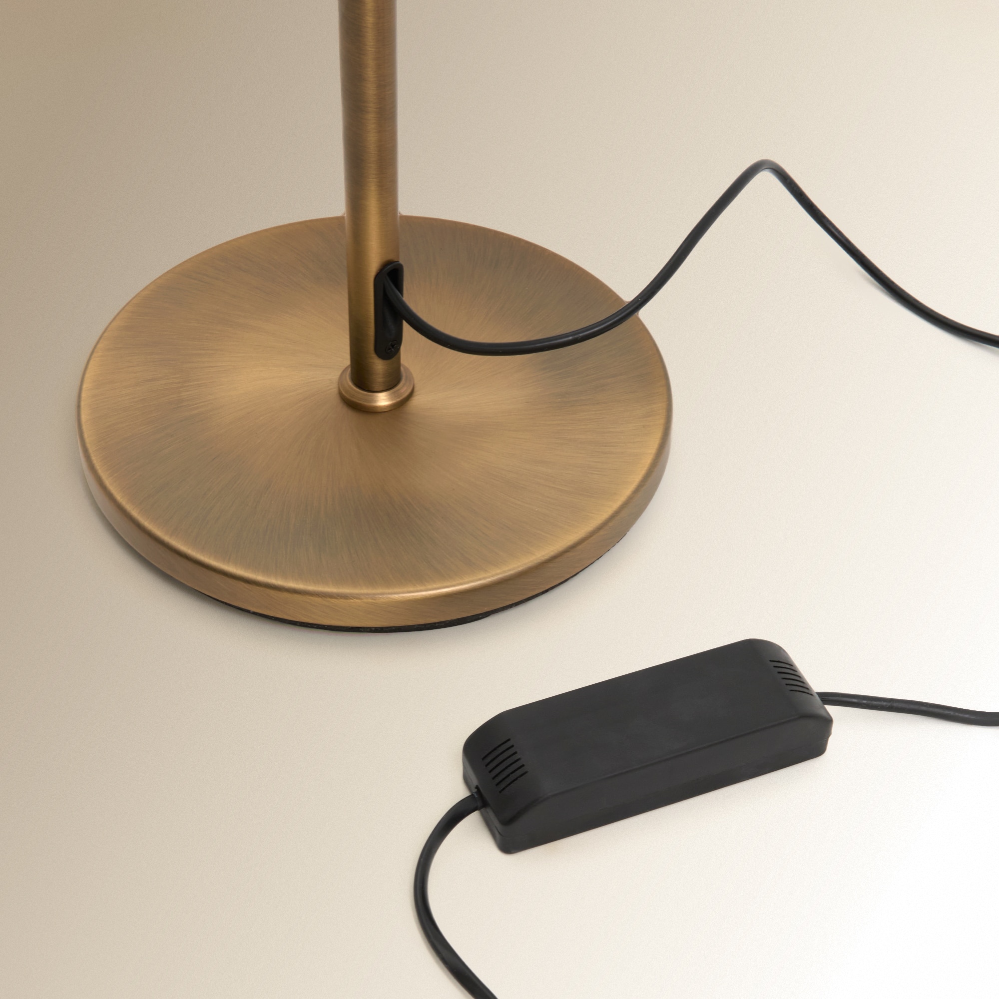 Candeeiro de Pé com LED Integrado Zola Ouro-6