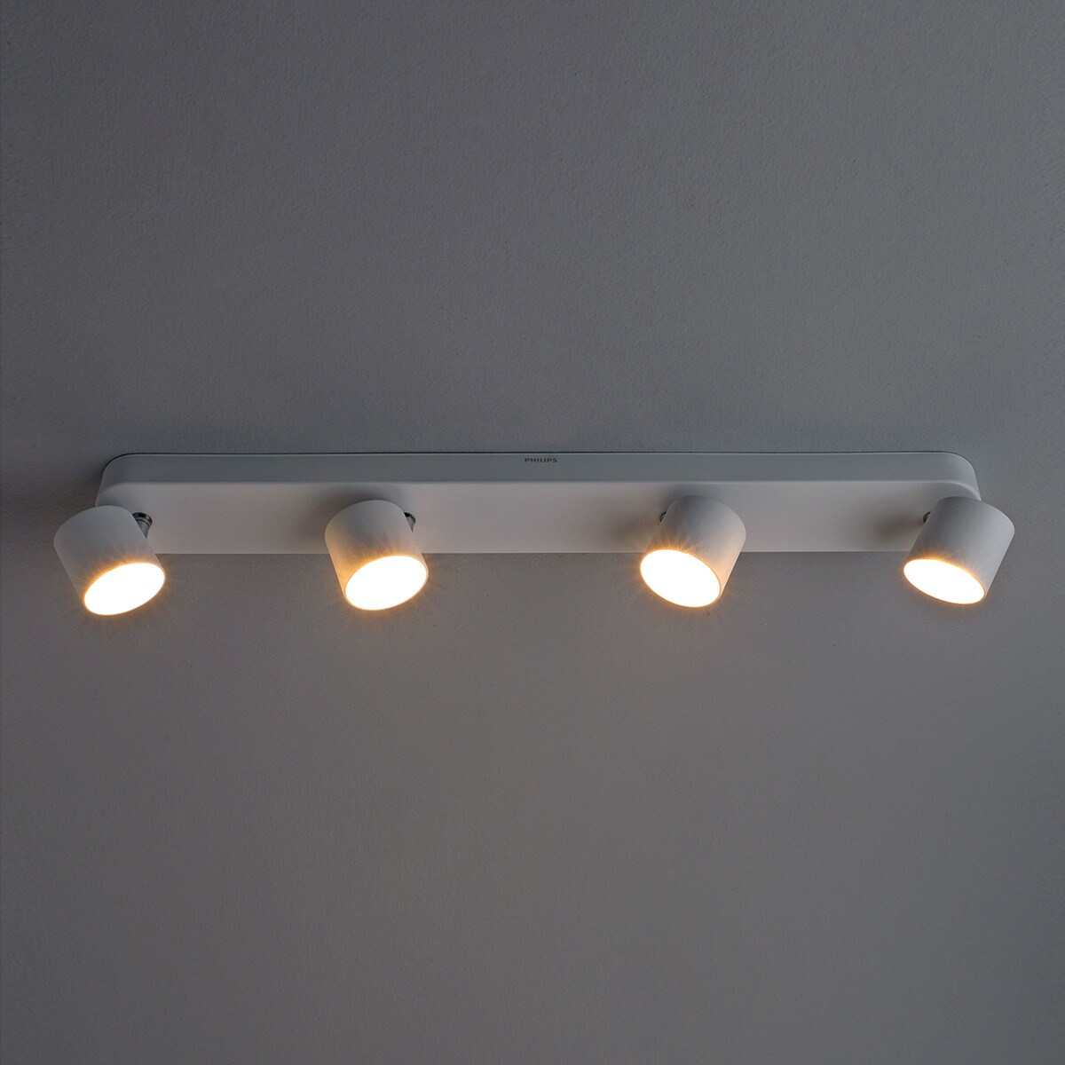 Barra con 4 focos y LED integrado Star Philips 2