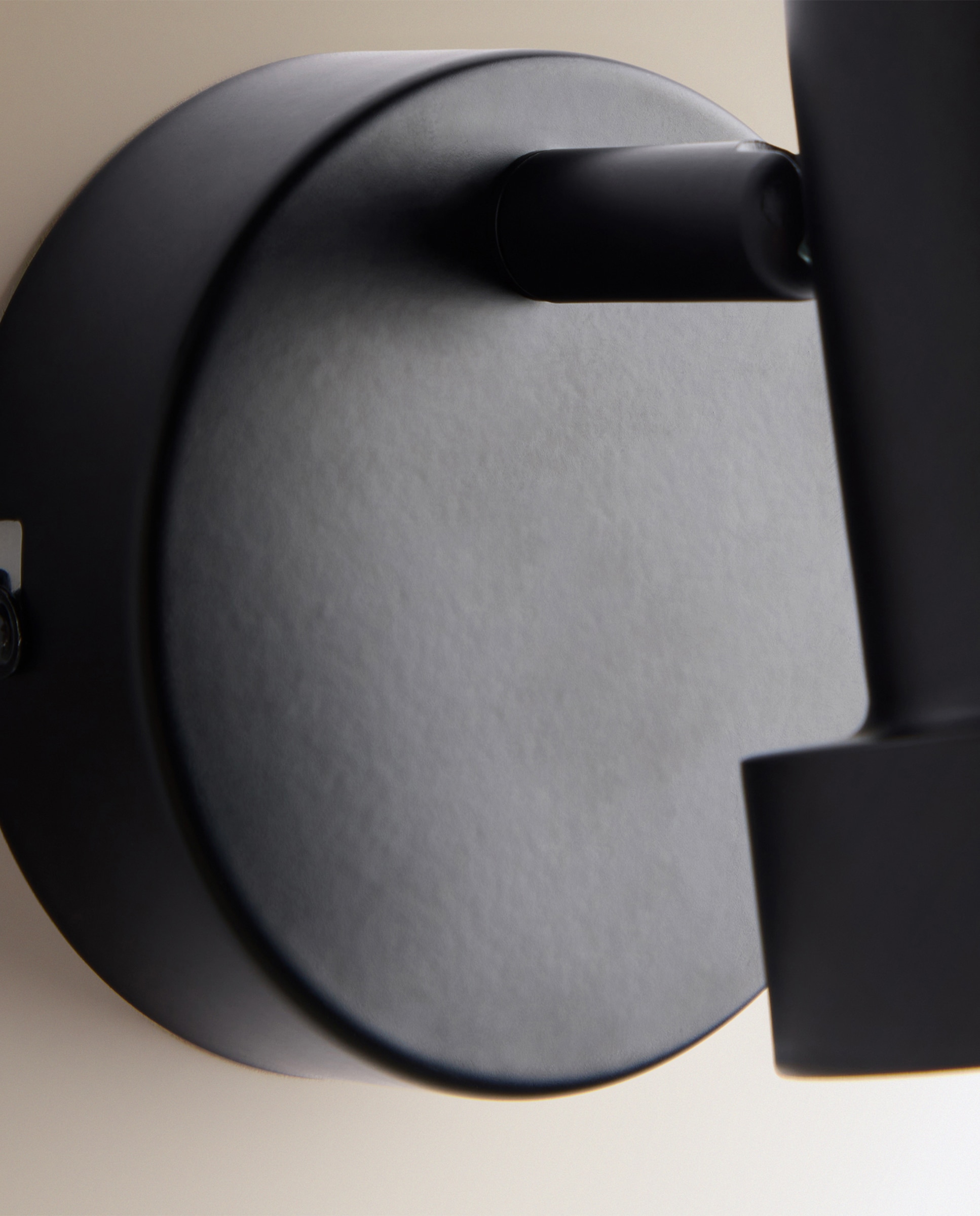 Foco com LED Integrado Hugo Preto-3