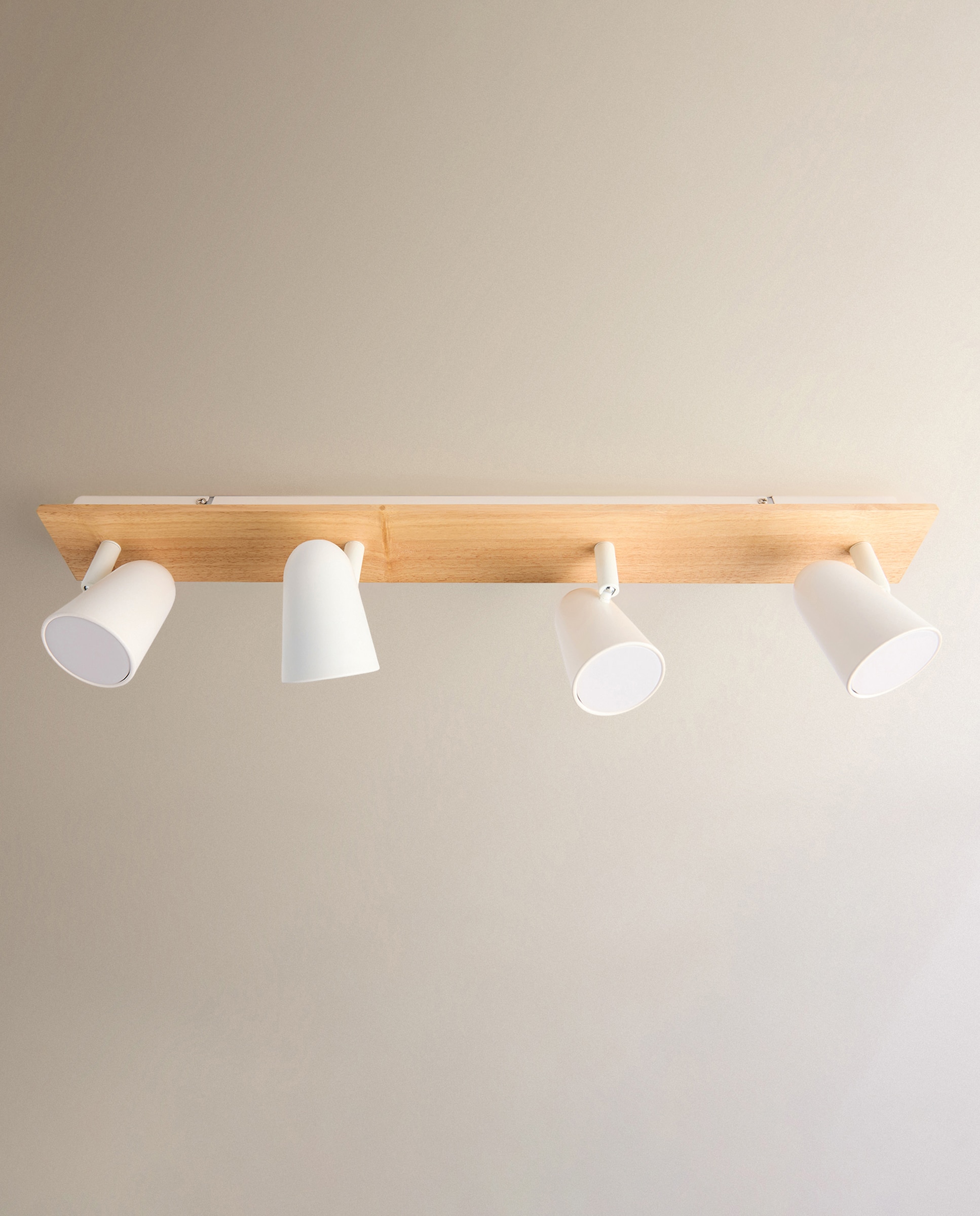 Imagem 0 de Barra com 4 Luzes LED Integradas Alex