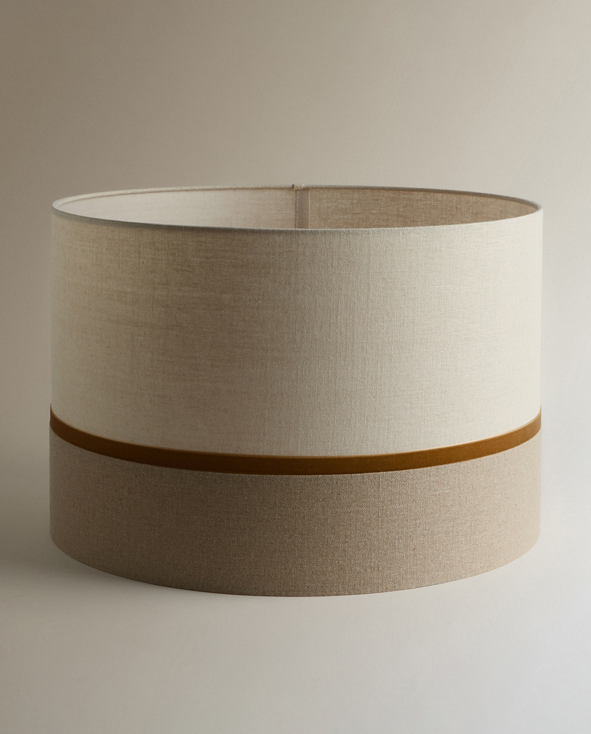 Imagem 0 de Abajur Cilíndrico de Linho 100% Brunei - Dourado