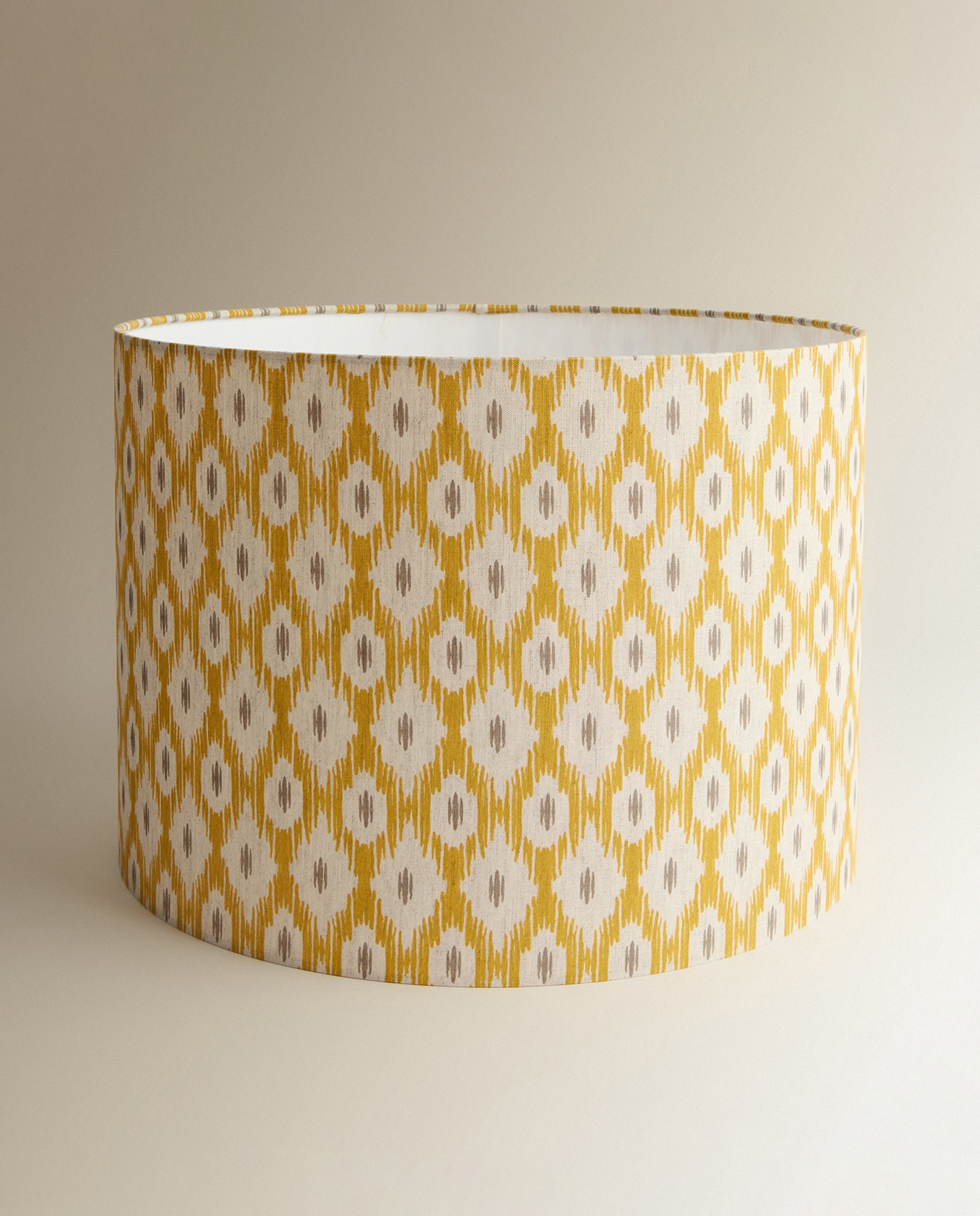 Imagem 0 de Abajur Cilíndrico Alcudia - Cor de Mostarda