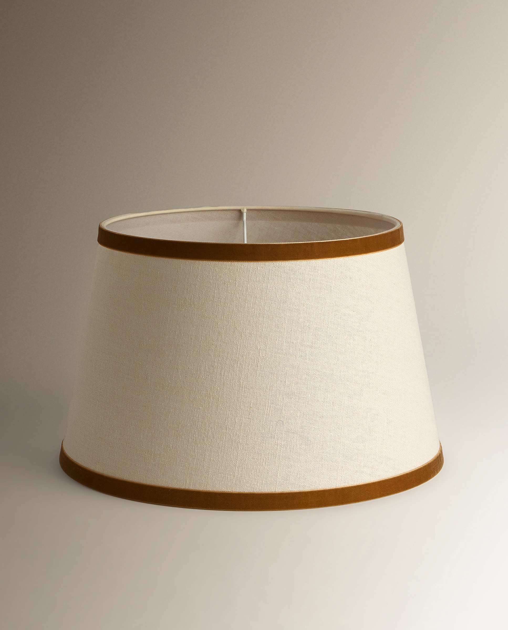 Imagem 0 de Abajur Tronco 100% Linho Brunei - Dourado