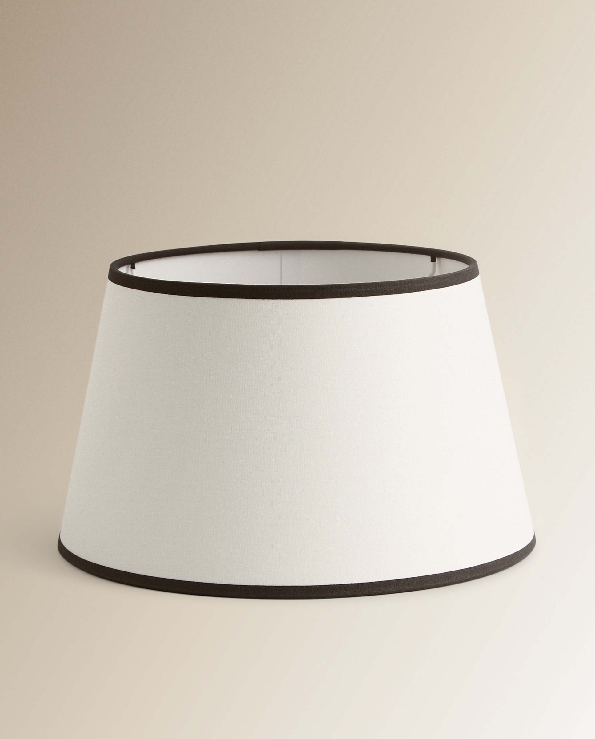 Abajur Tronco Roma Preto-1