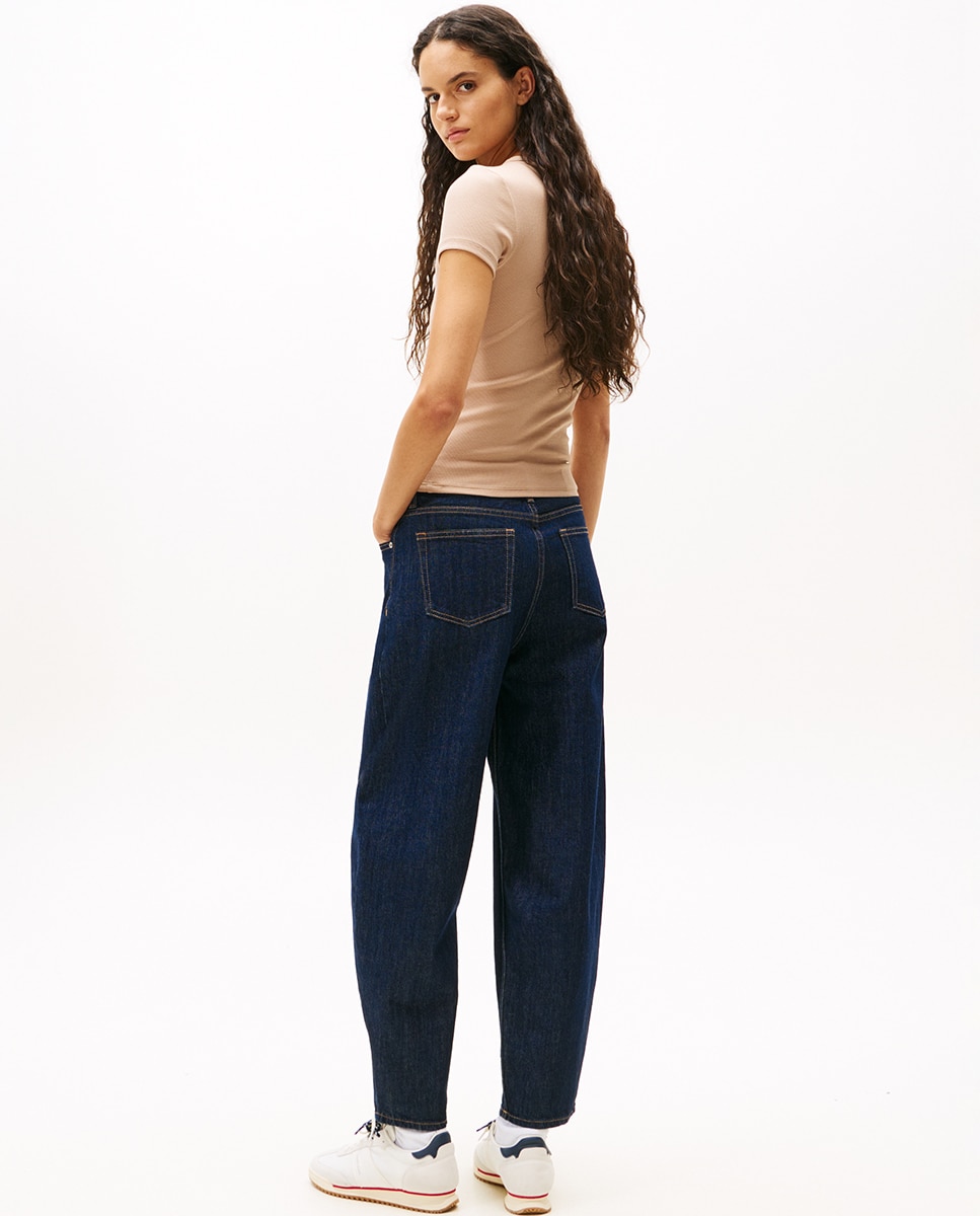 T-shirt Canelada com Logótipo Bordado Rosa-2