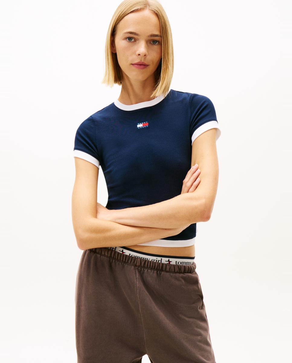 Tommy Jeans - Camiseta de mujer slim fit con cuello a contraste.