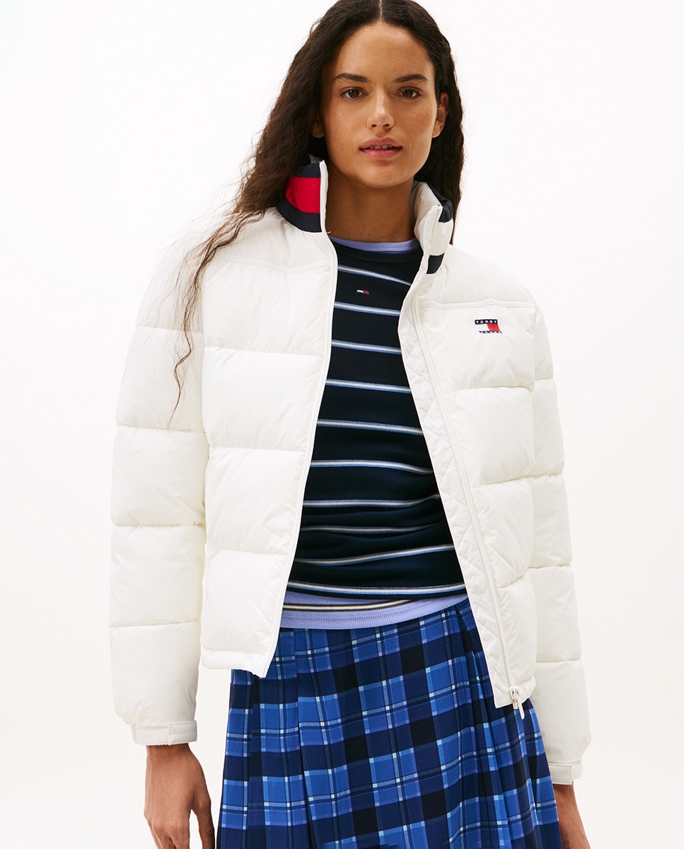 Blusão Acolchoado com Detalhe da Marca na Gola Branco-1