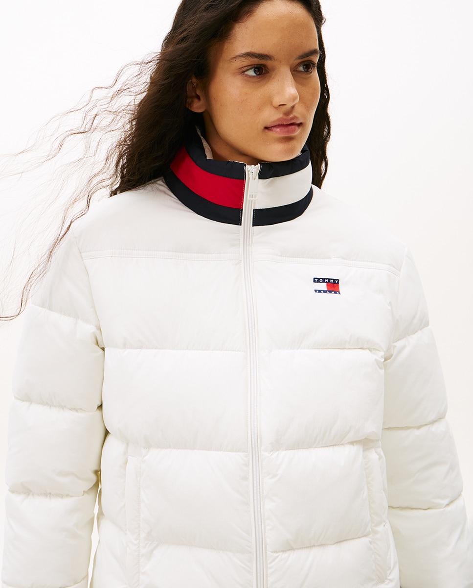 Blusão Acolchoado com Detalhe da Marca na Gola Branco-4