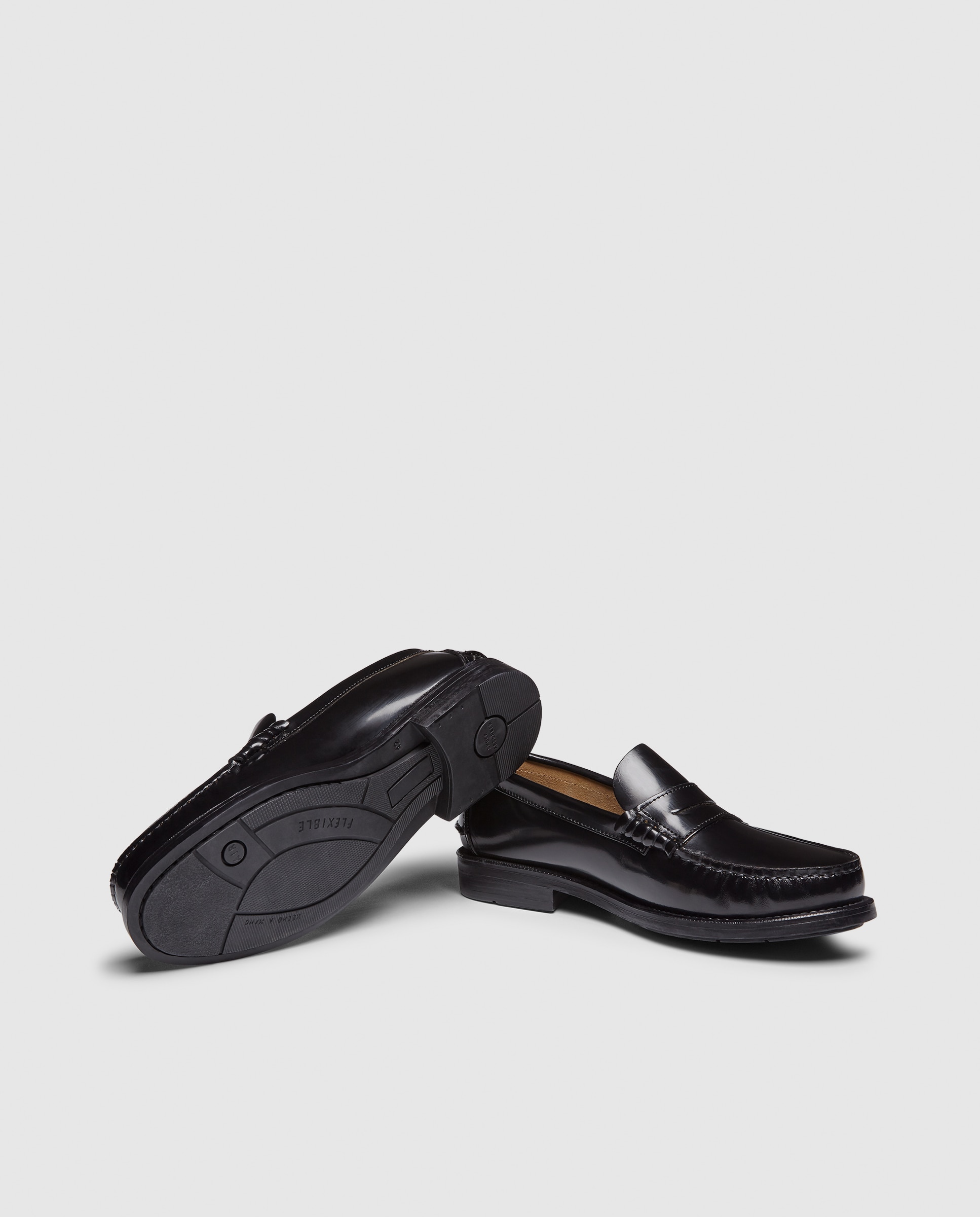 Mocasin castellano de hombre de piel florentic con piso de goma Negro-2