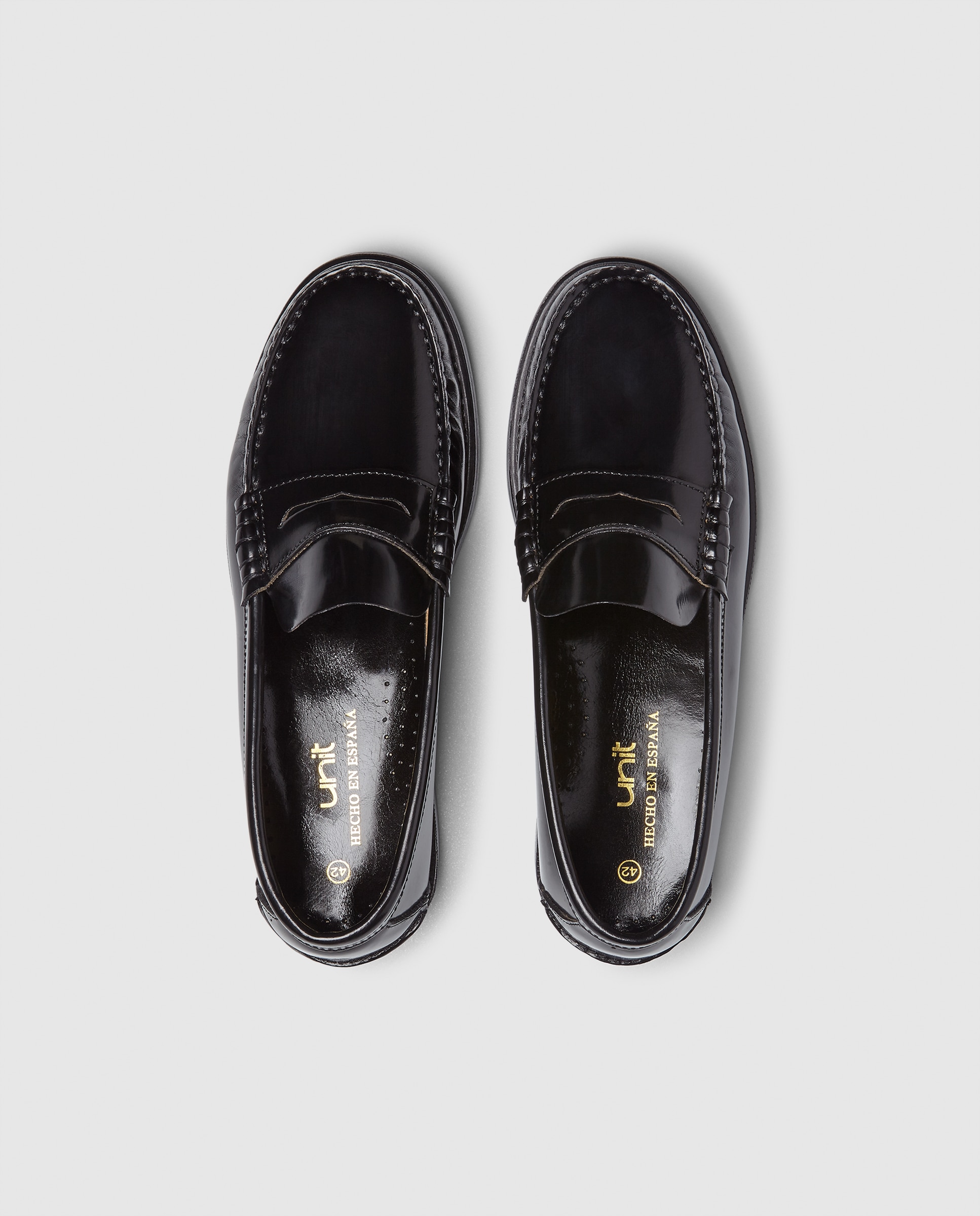 Mocasin castellano de hombre de piel florentic con piso de goma Negro-4