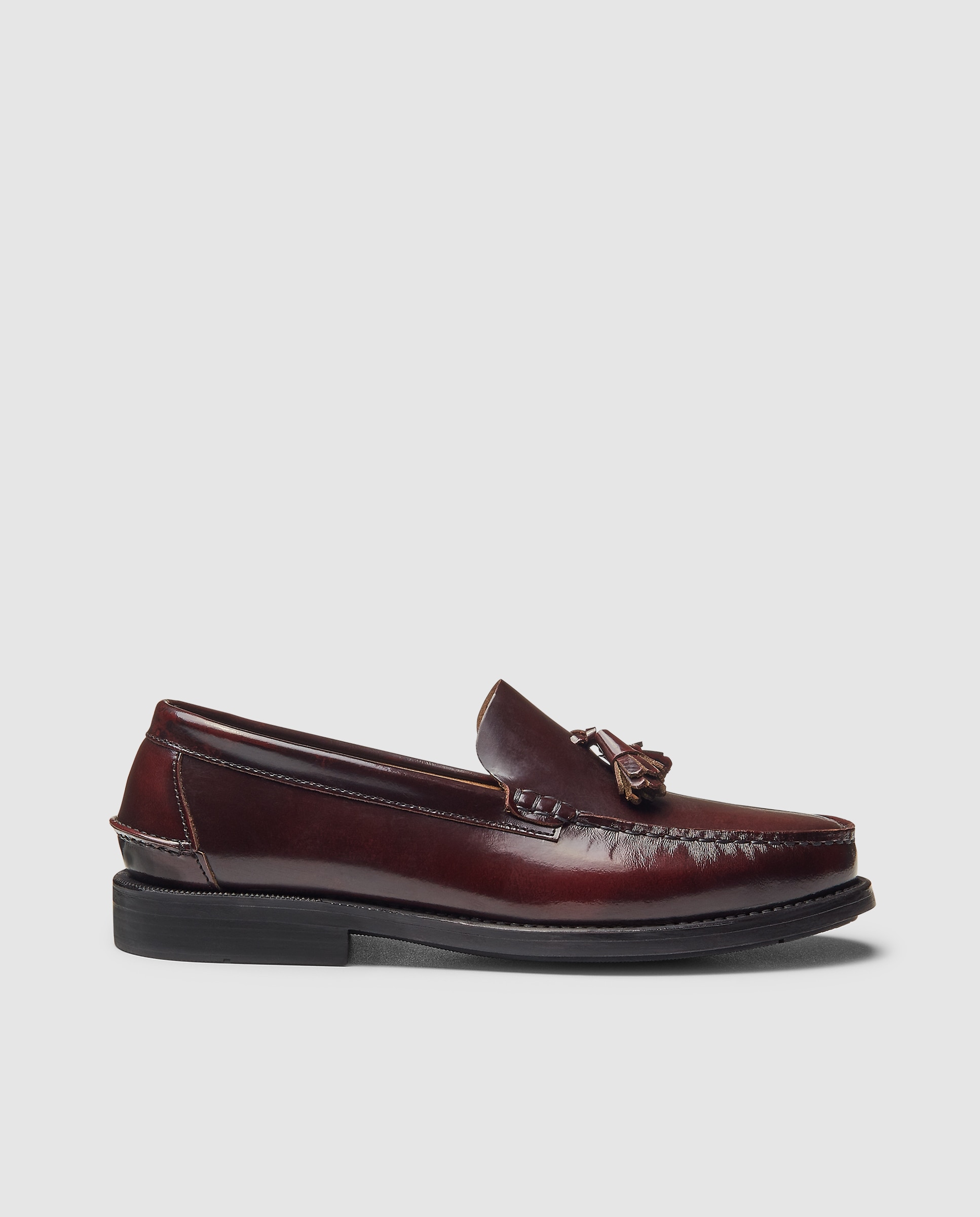 Imagen 0 de Mocasin castellano borlas de hombre de piel florentic con piso de goma