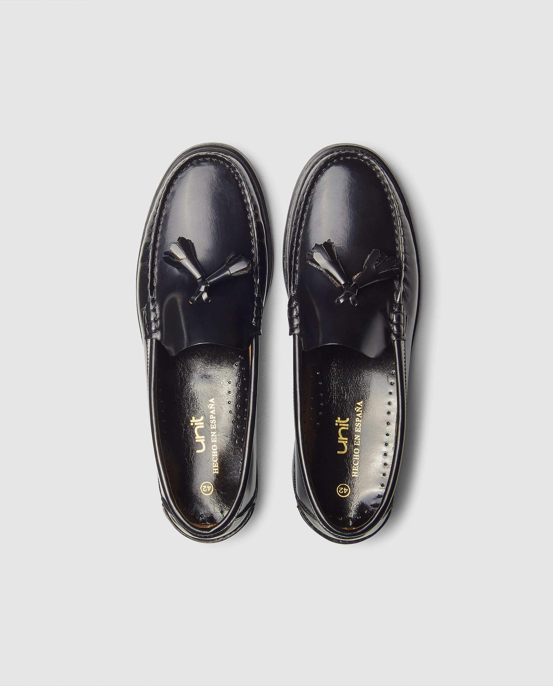 Mocasin castellano borlas de hombre de piel florentic con piso de goma Negro-4