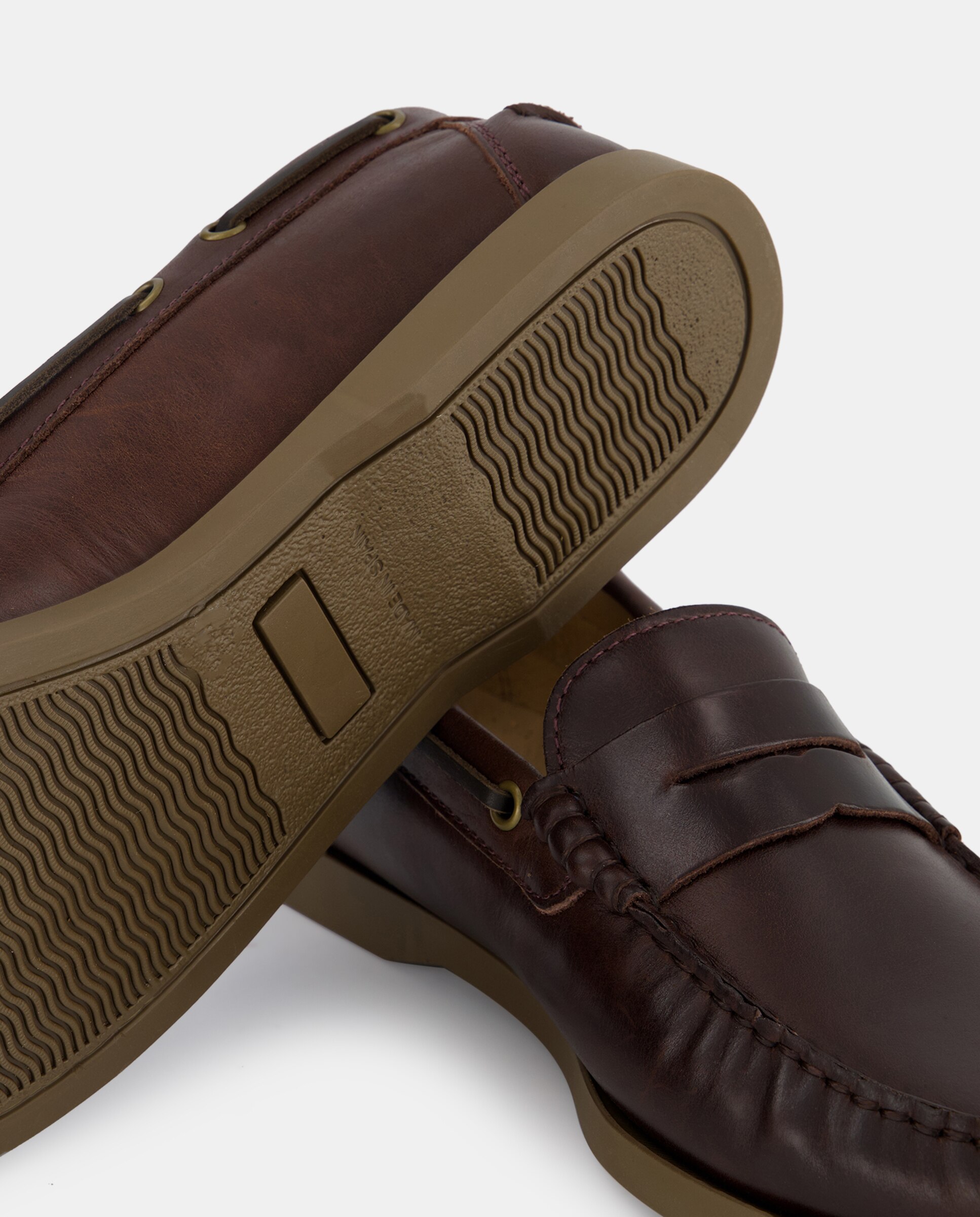 Mocasín de hombre antifaz de piel con piso de goma Marrón-5