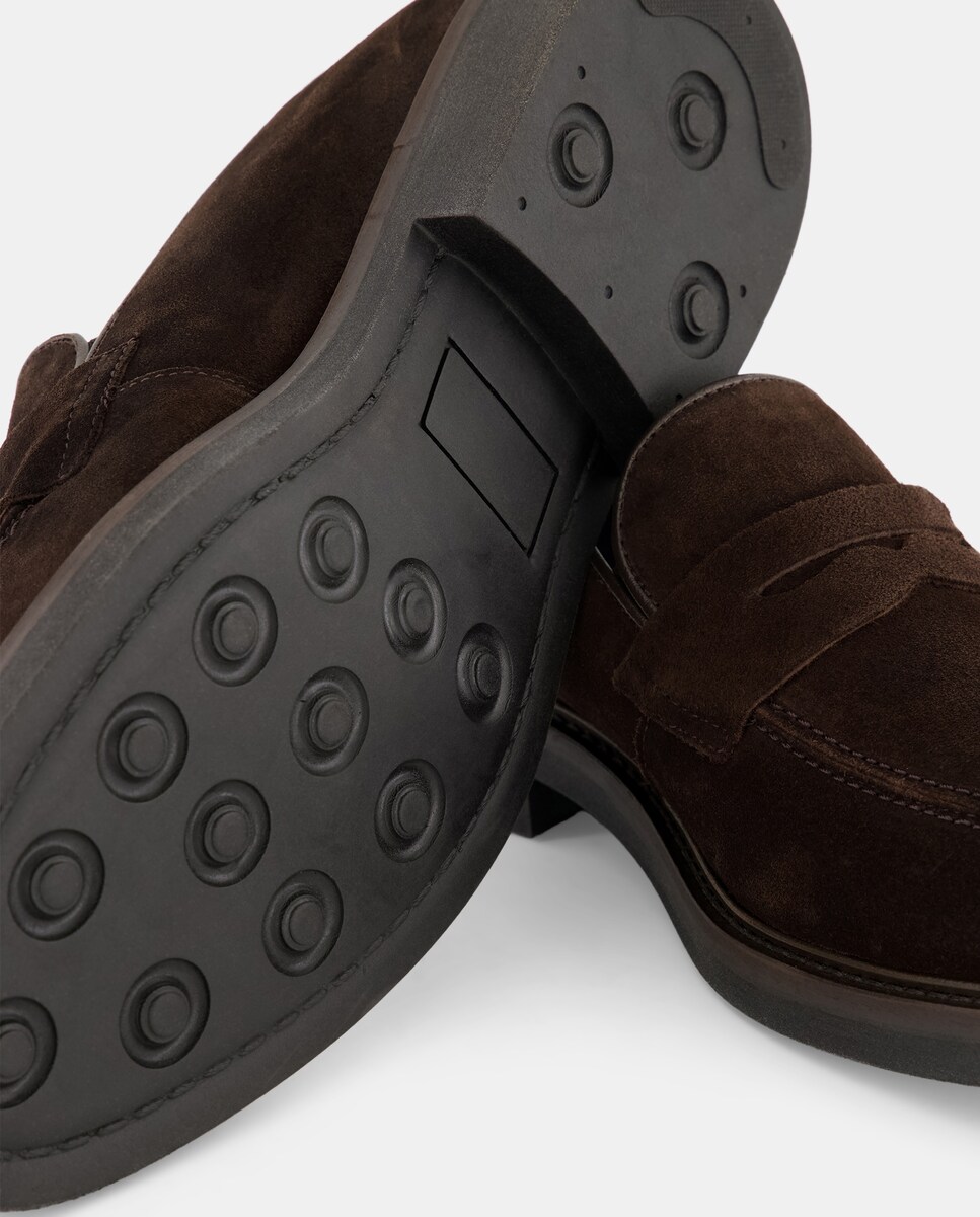 Mocasin antifaz piel serraje con piso de goma Marrón-5