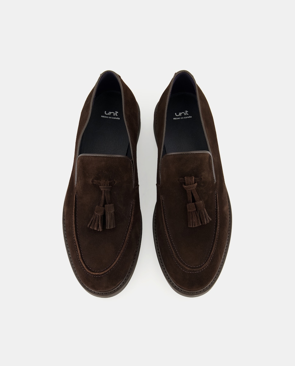 Mocasin borlas piel serraje con piso de goma Marrón-4