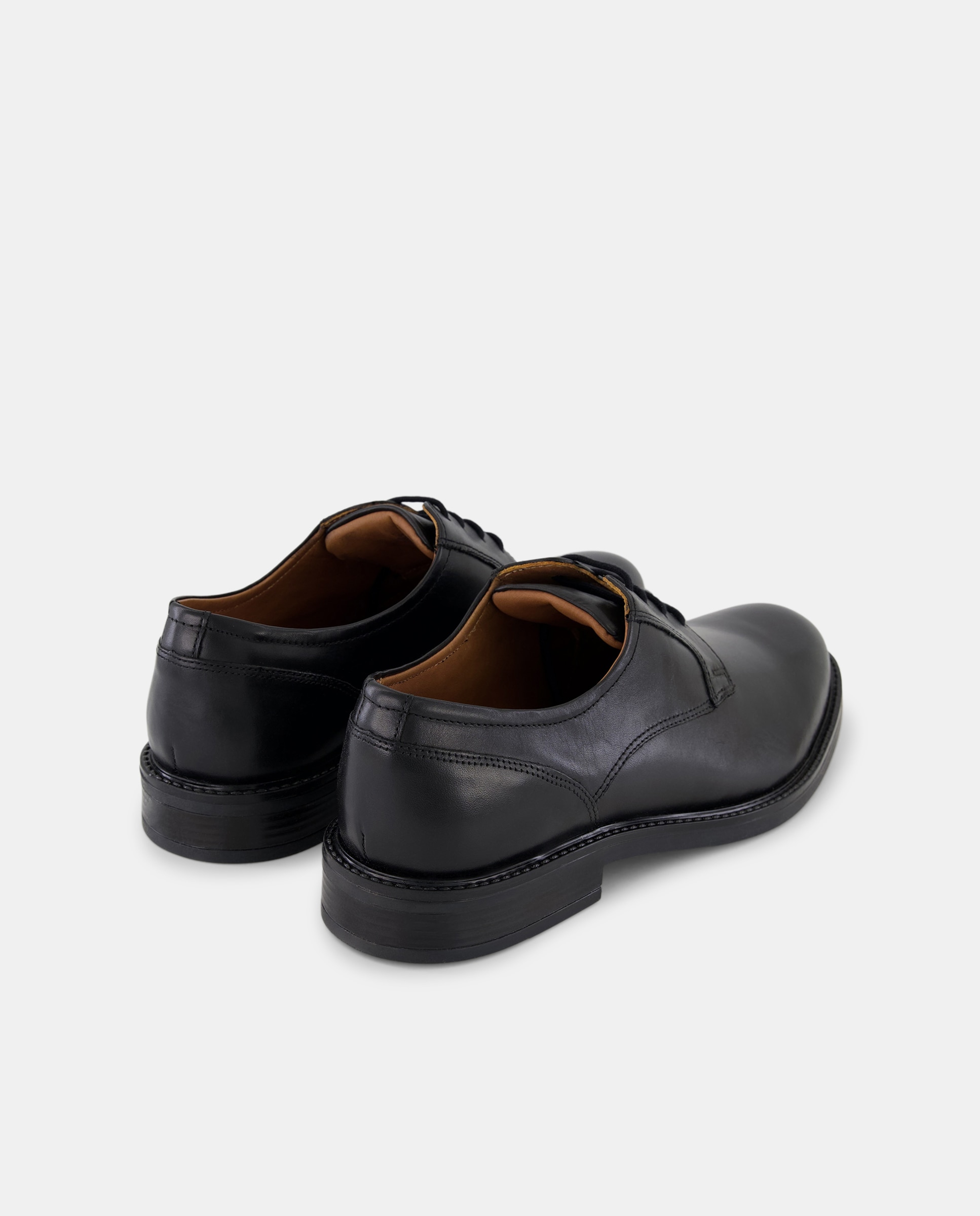 Zapato cordones de hombre pala lisa de piel con piso de goma Negro-3