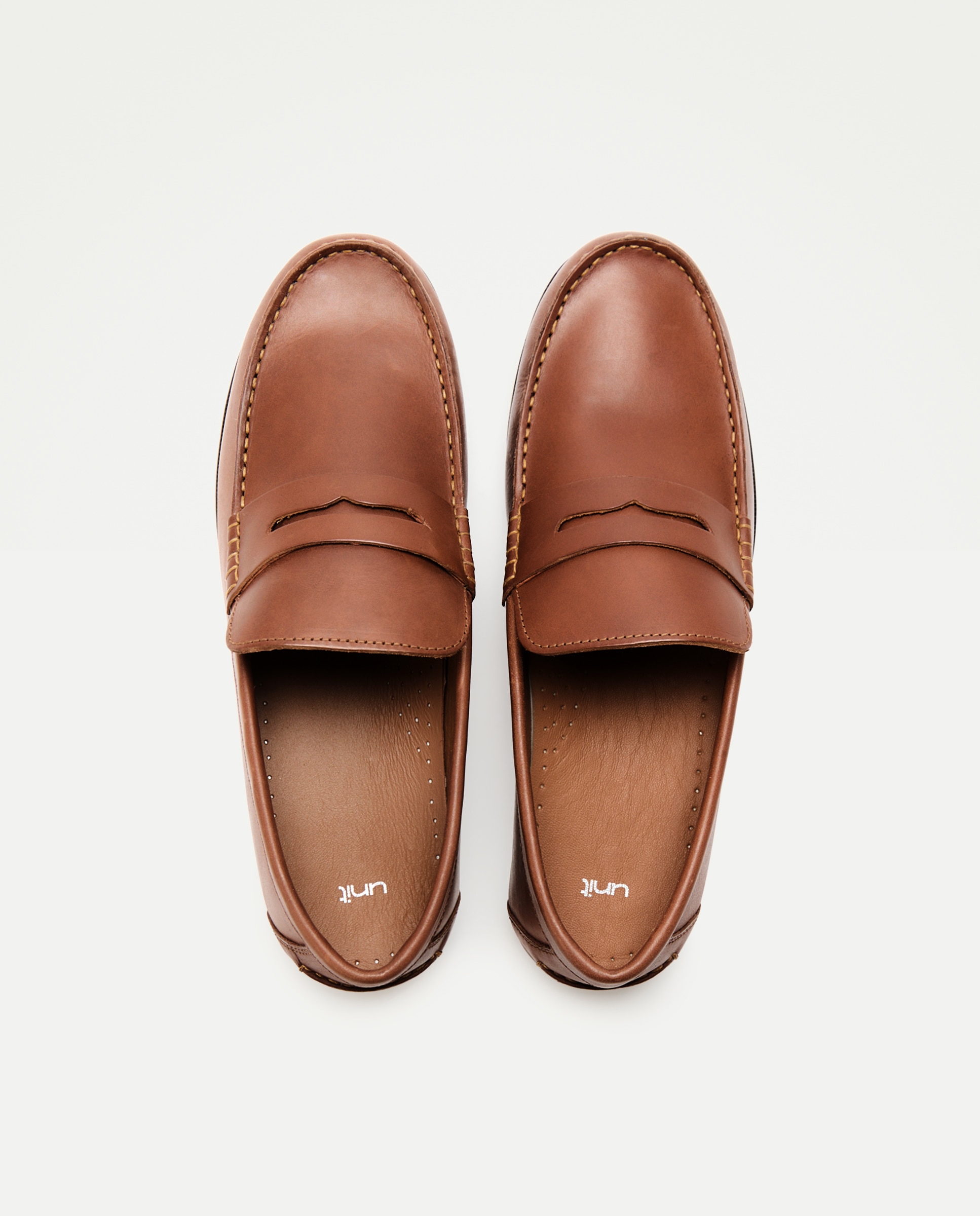 Mocasín antifaz de piel con piso de goma Tostado-4