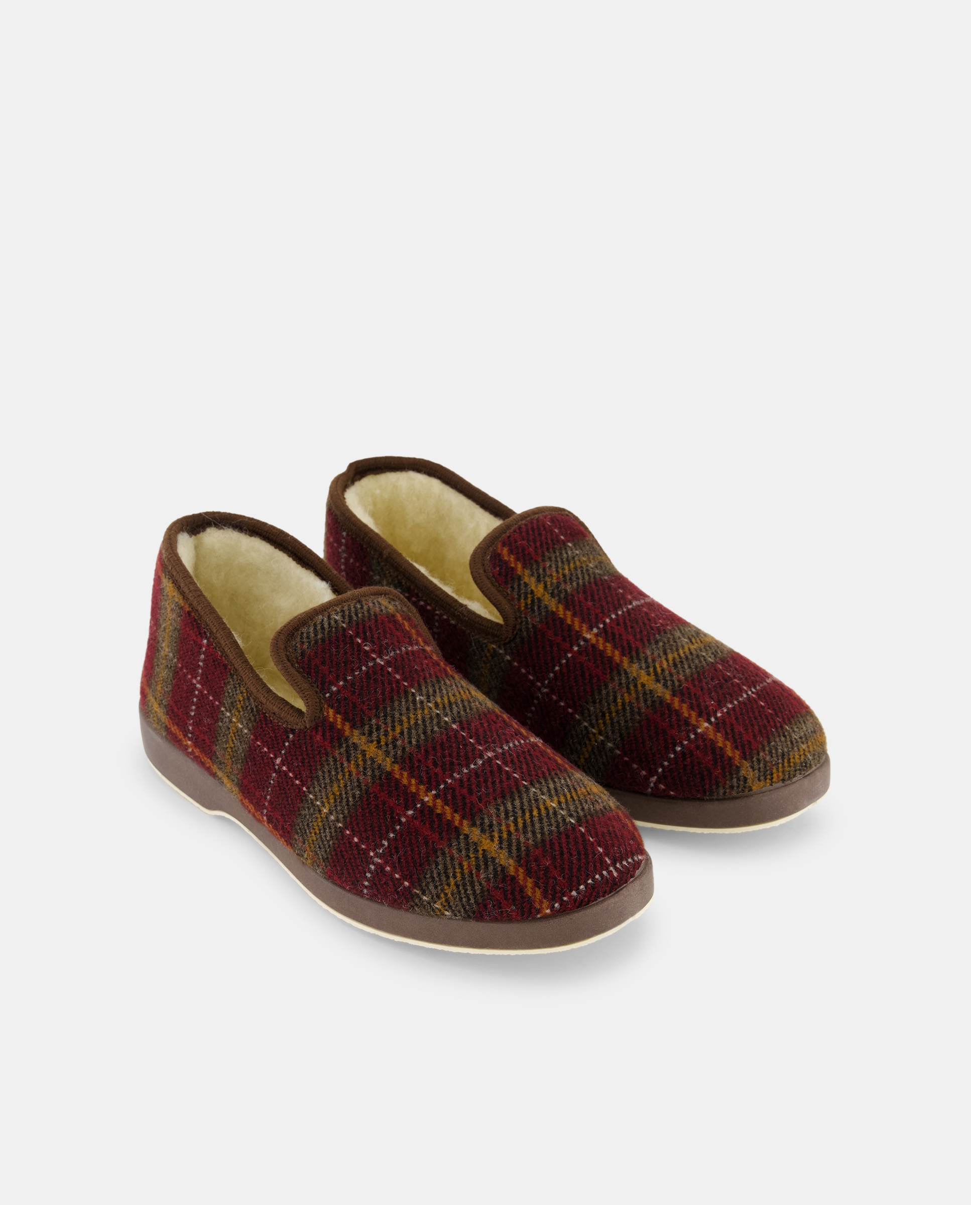 Zapatilla cerrada cuadro forro lana norteñas p/g Rojo-2