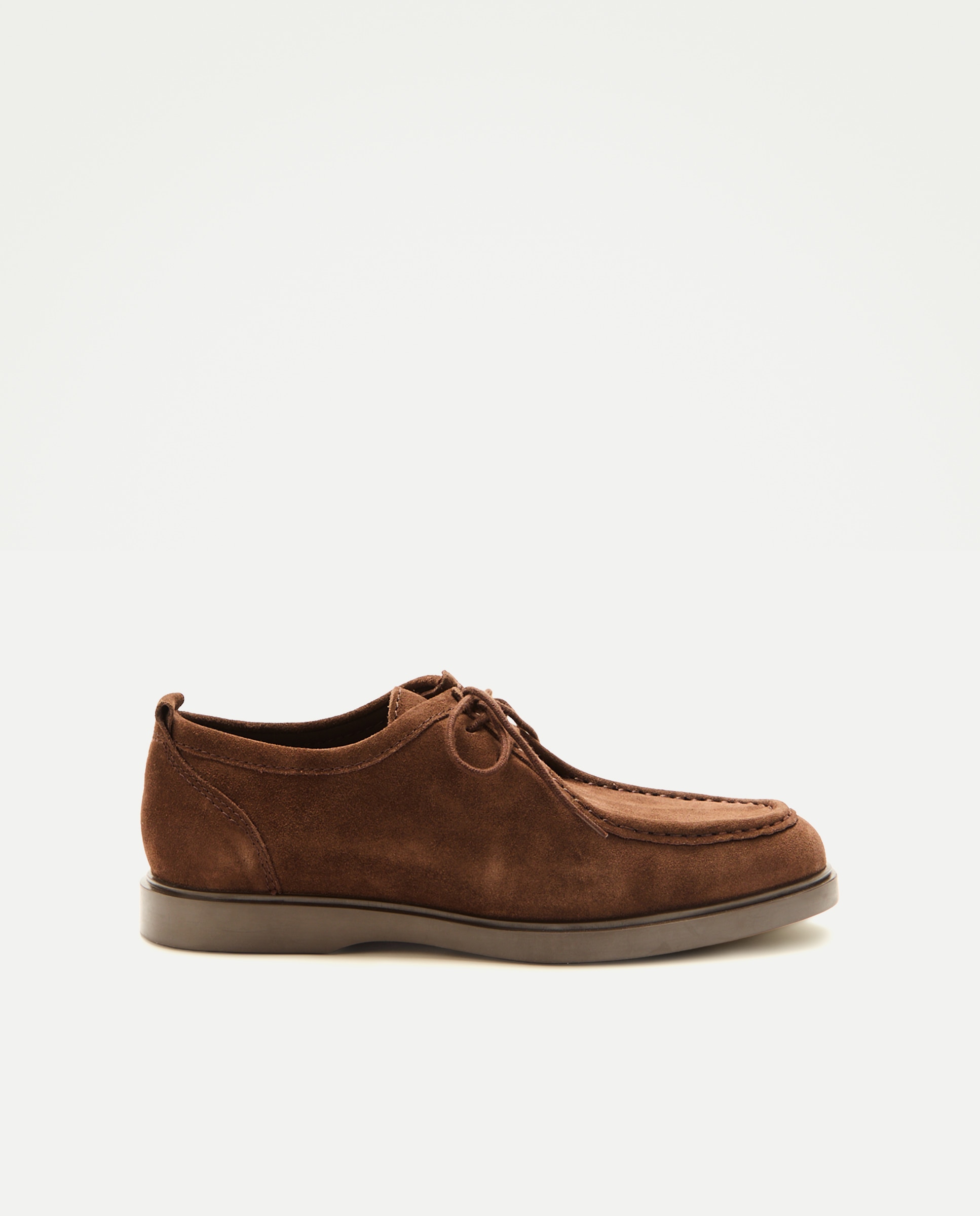 Imagen 0 de Zapato de hombre wallaby de serraje con piso de goma