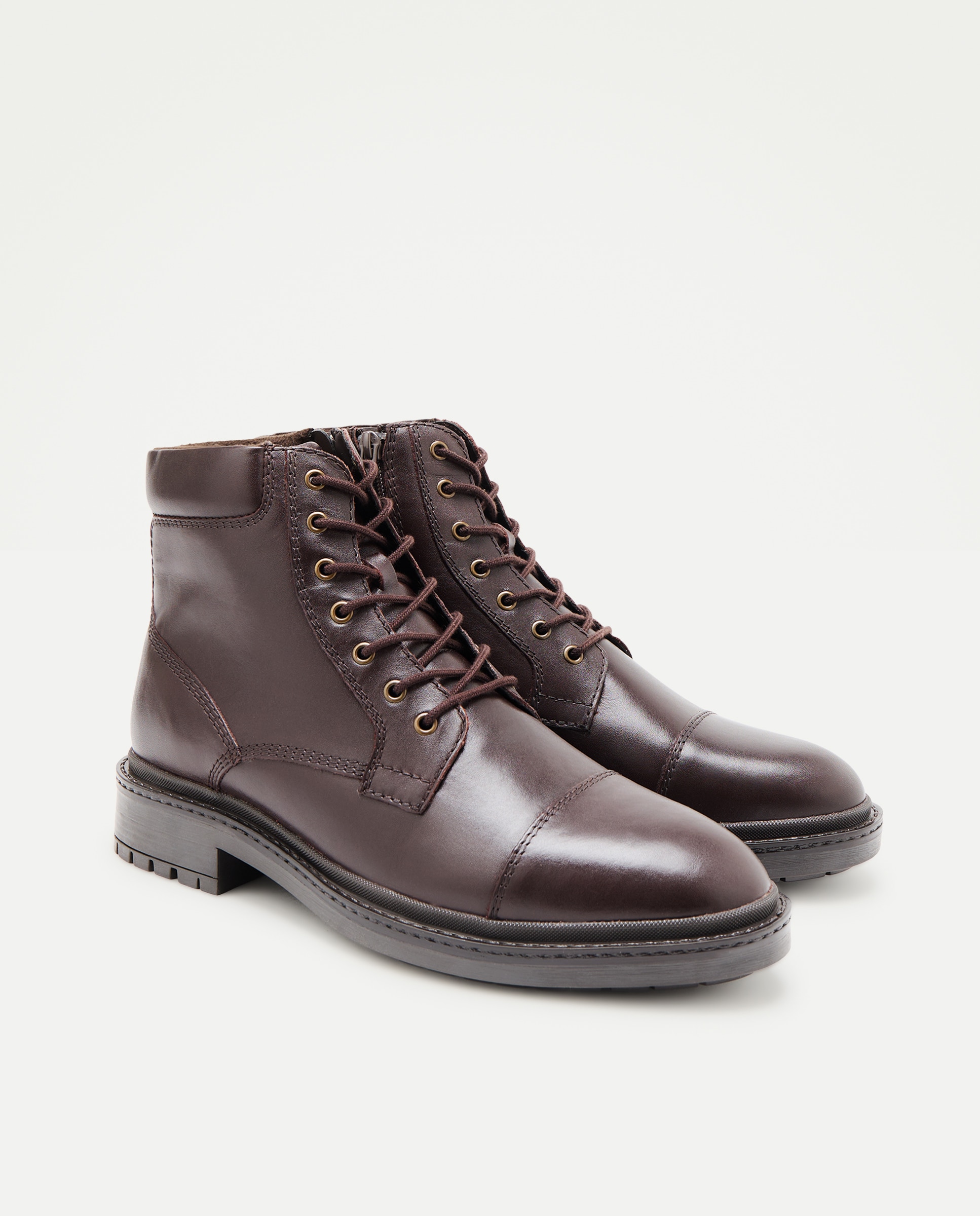 Bota de hombre cordones puntera recta de piel con piso de goma Marrón-2