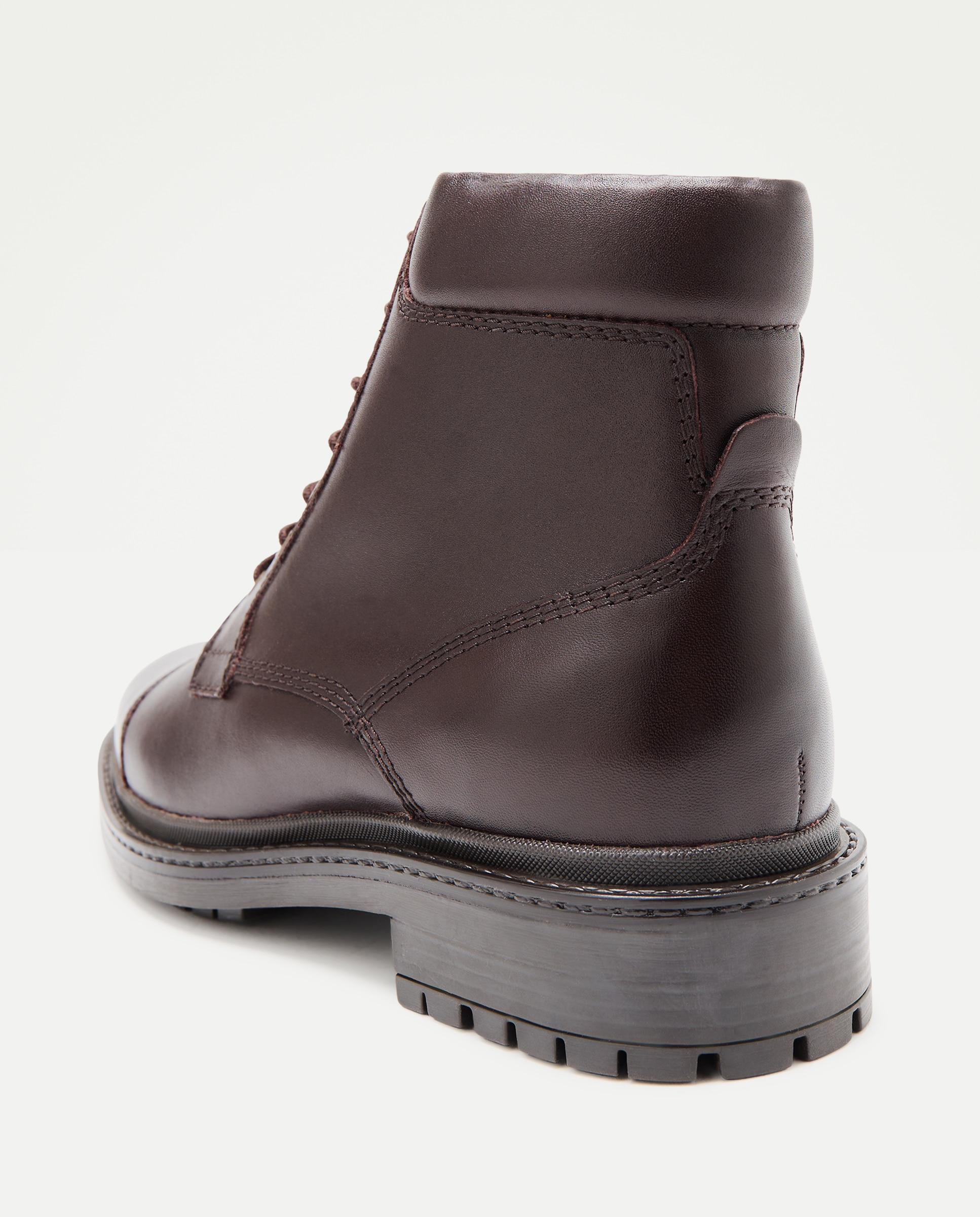 Bota de hombre cordones puntera recta de piel con piso de goma Marrón-3