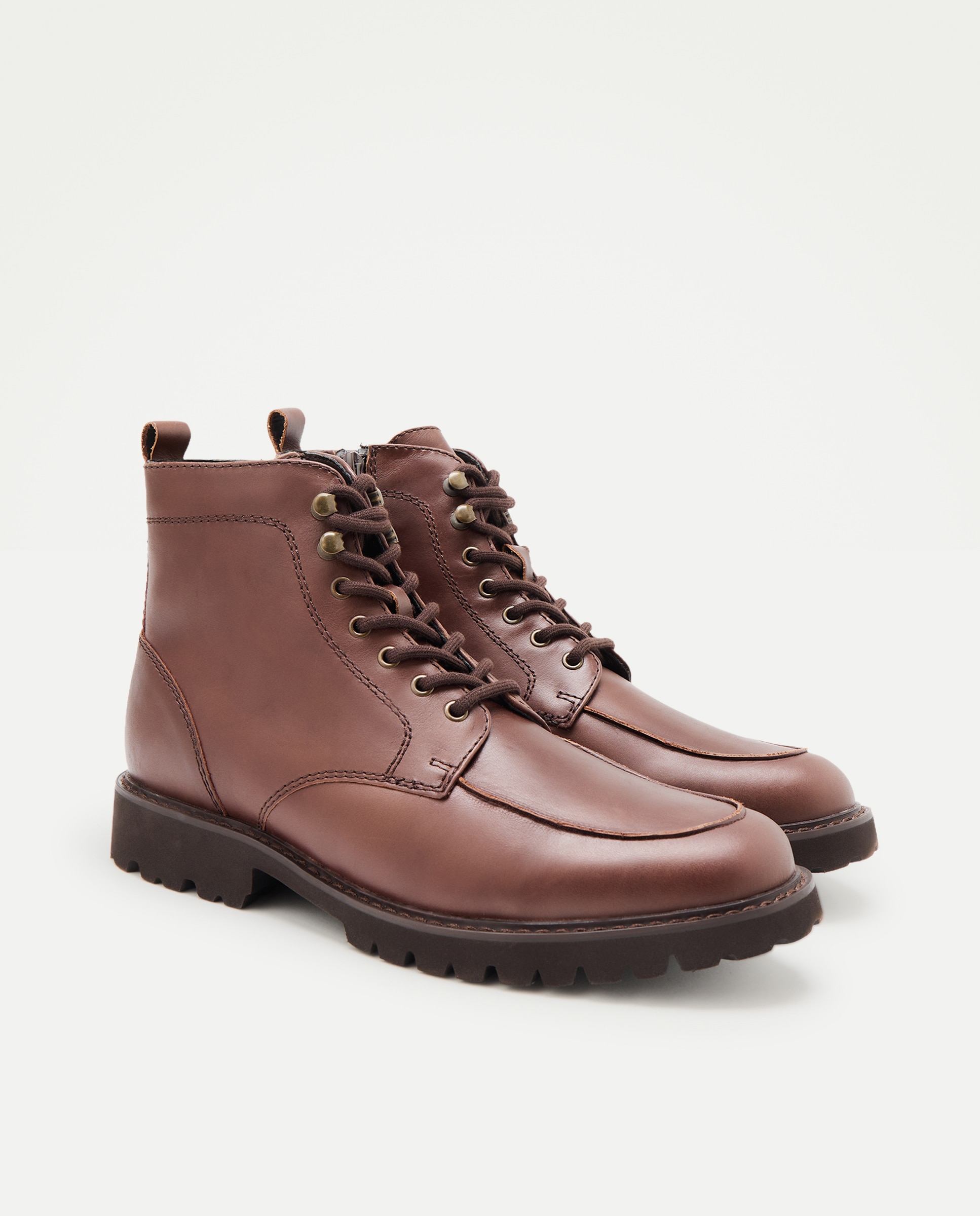 Bota de hombre cordones bordón de piel con piso ligero Marrón-2