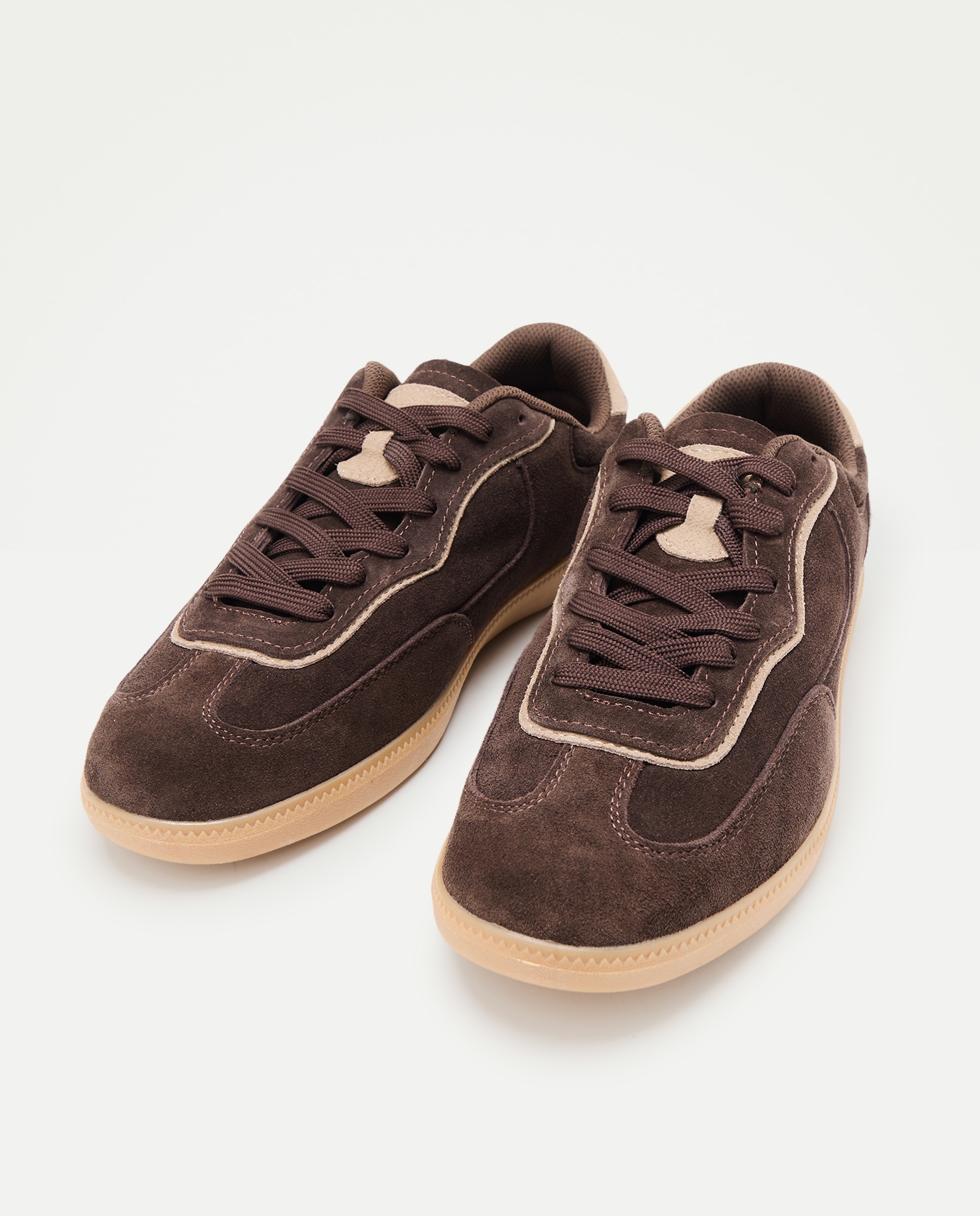 Deportivo cordones de serraje con piso de goma Marrón-2