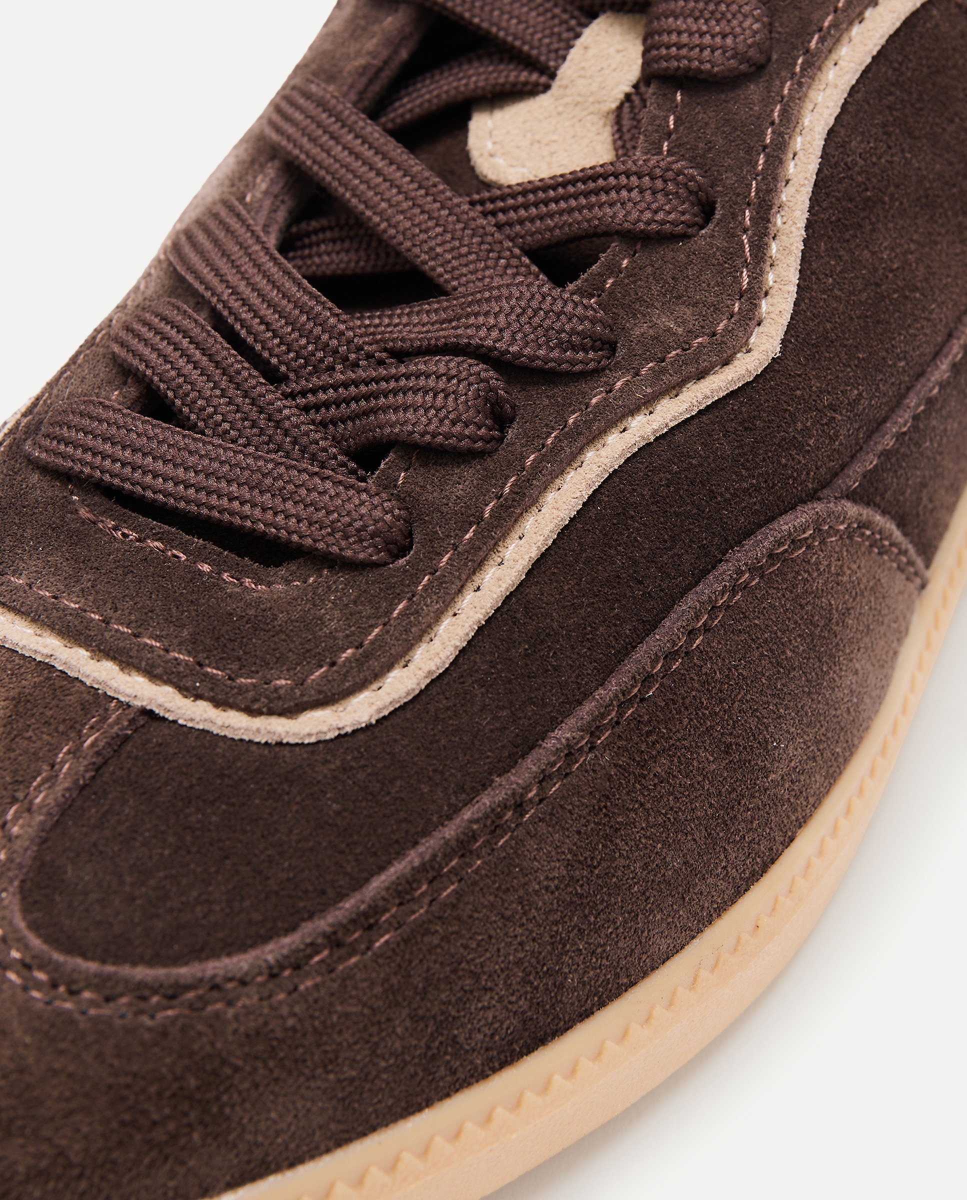 Deportivo cordones de serraje con piso de goma Marrón-5